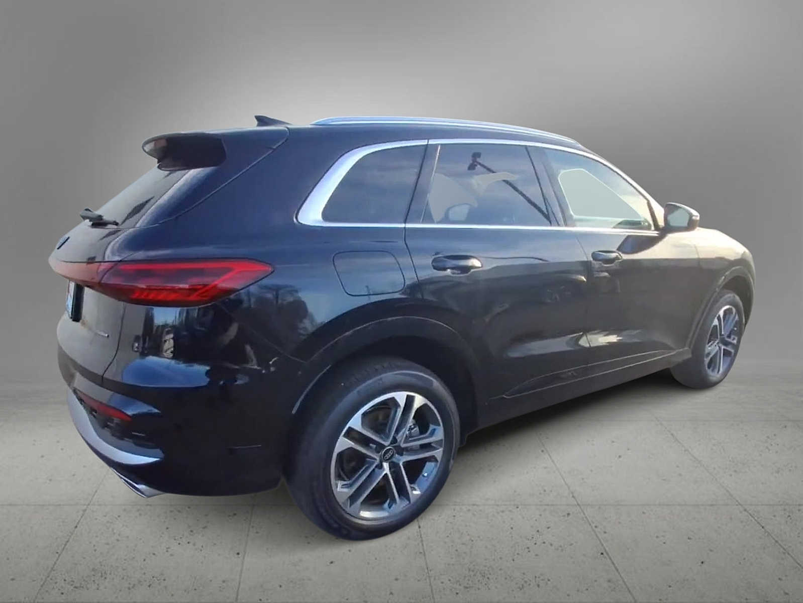 Thumbnail: 2025 Audi Q5 - 8