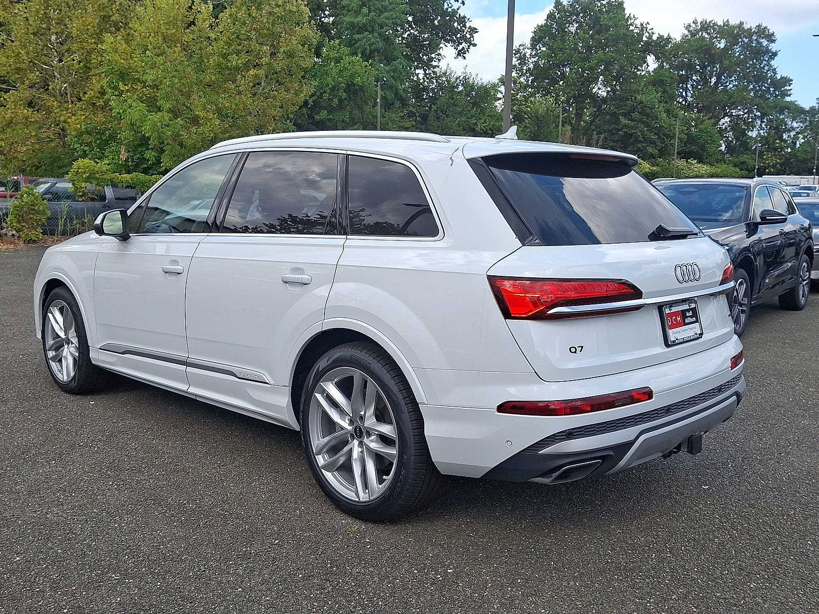 Thumbnail: 2025 Audi Q7 - 11