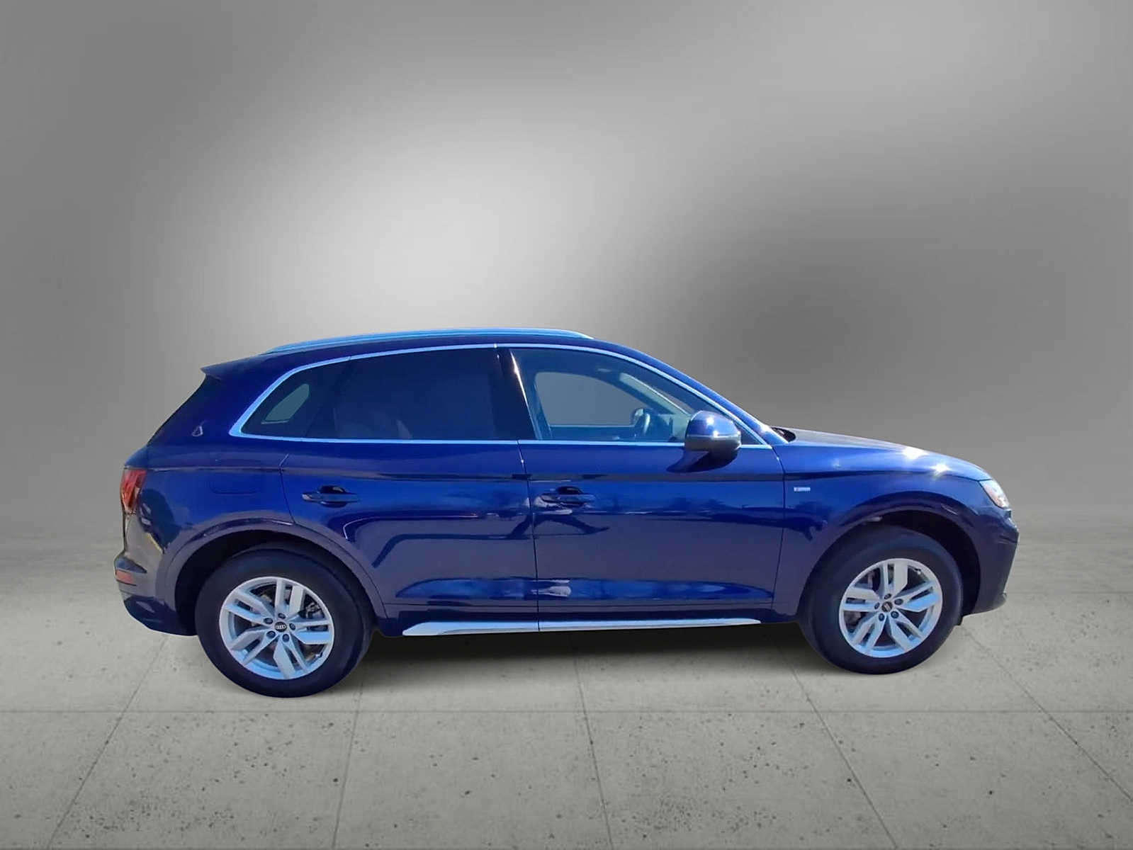 Thumbnail: 2023 Audi Q5 - 9