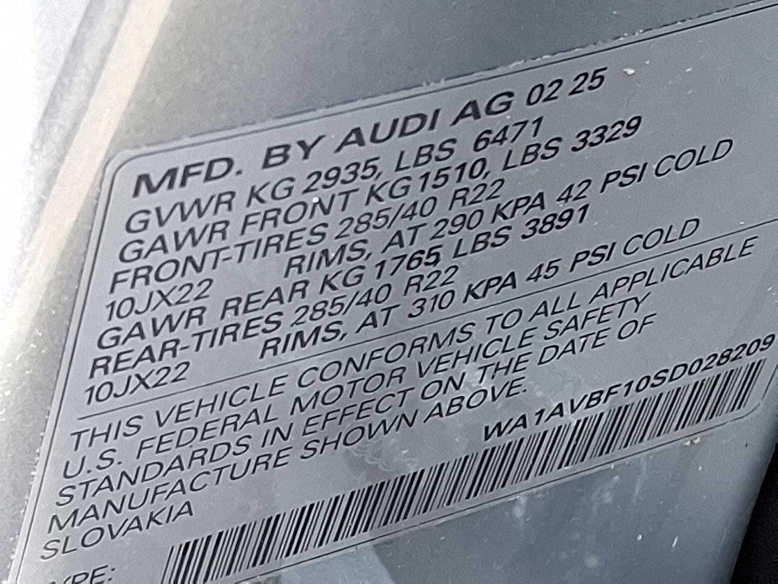 Thumbnail: 2025 Audi Q8 - 18