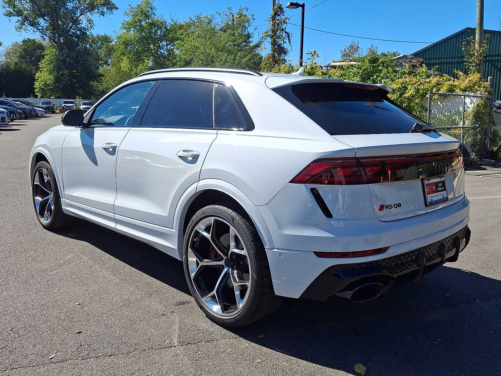 Thumbnail: 2026 Audi RS Q8 - 11