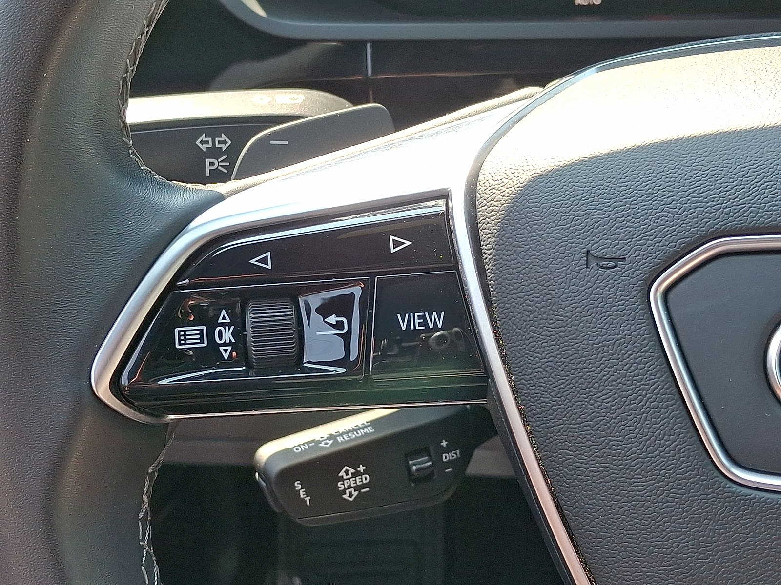 Thumbnail: 2024 Audi Q8 e-tron - 16
