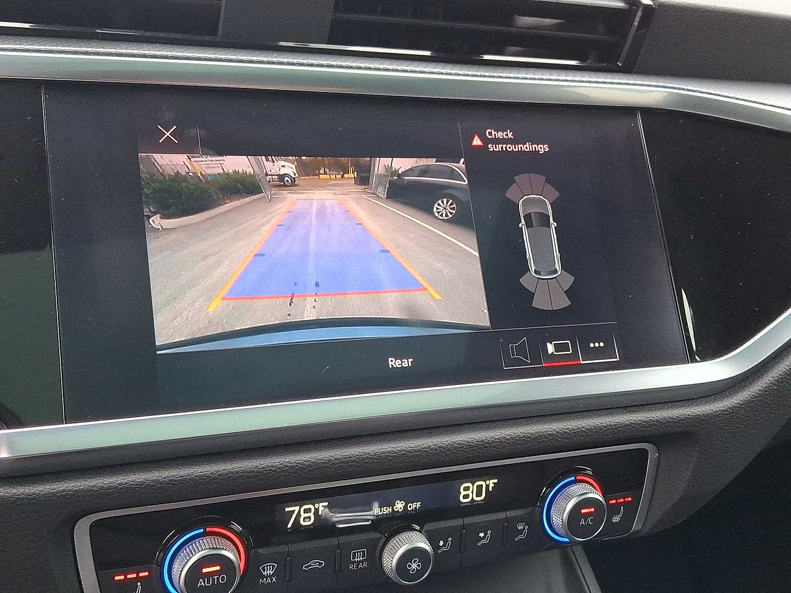 Thumbnail: 2022 Audi Q3 - 15