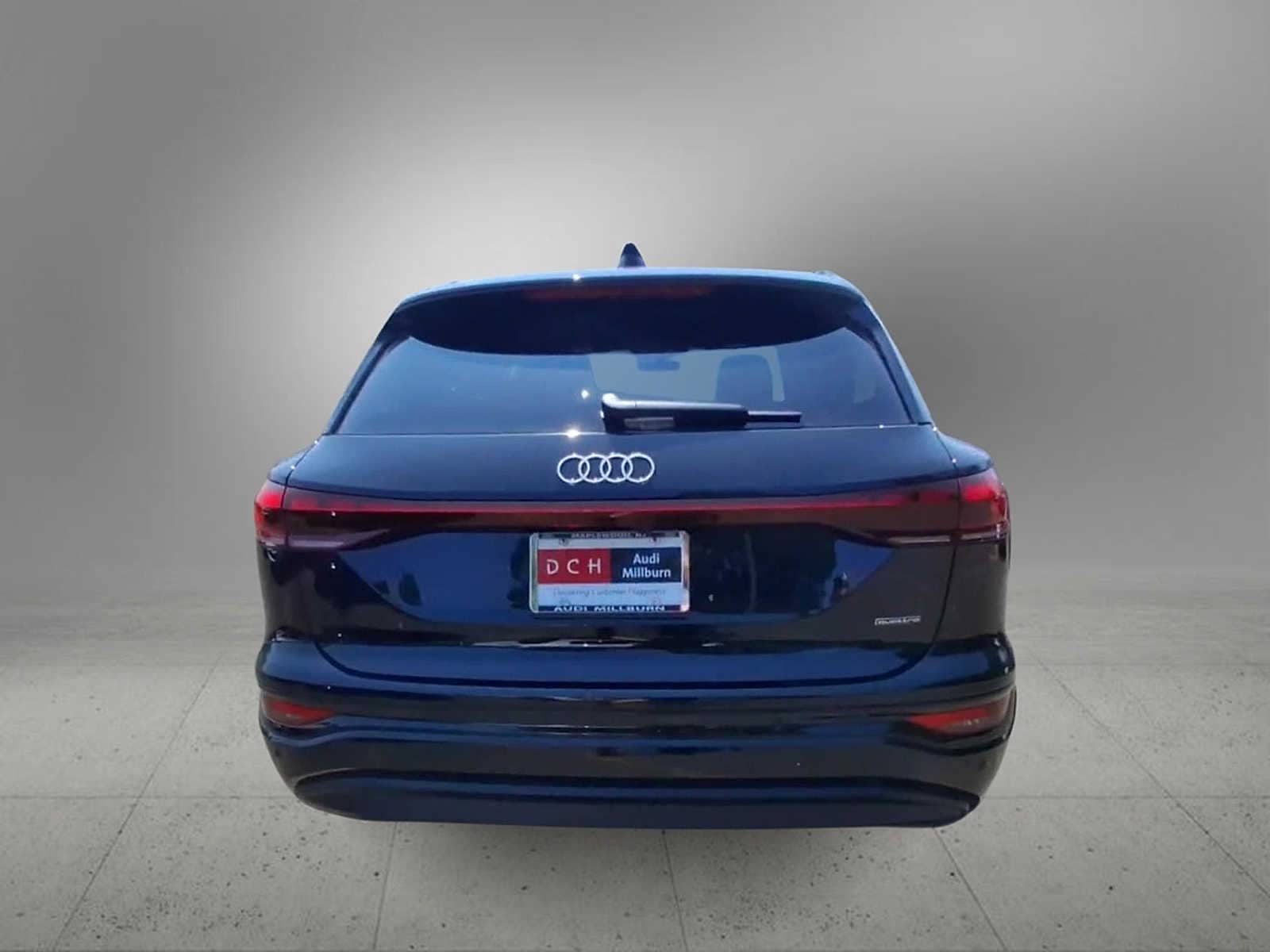 Thumbnail: 2025 Audi Q6 e-tron - 7