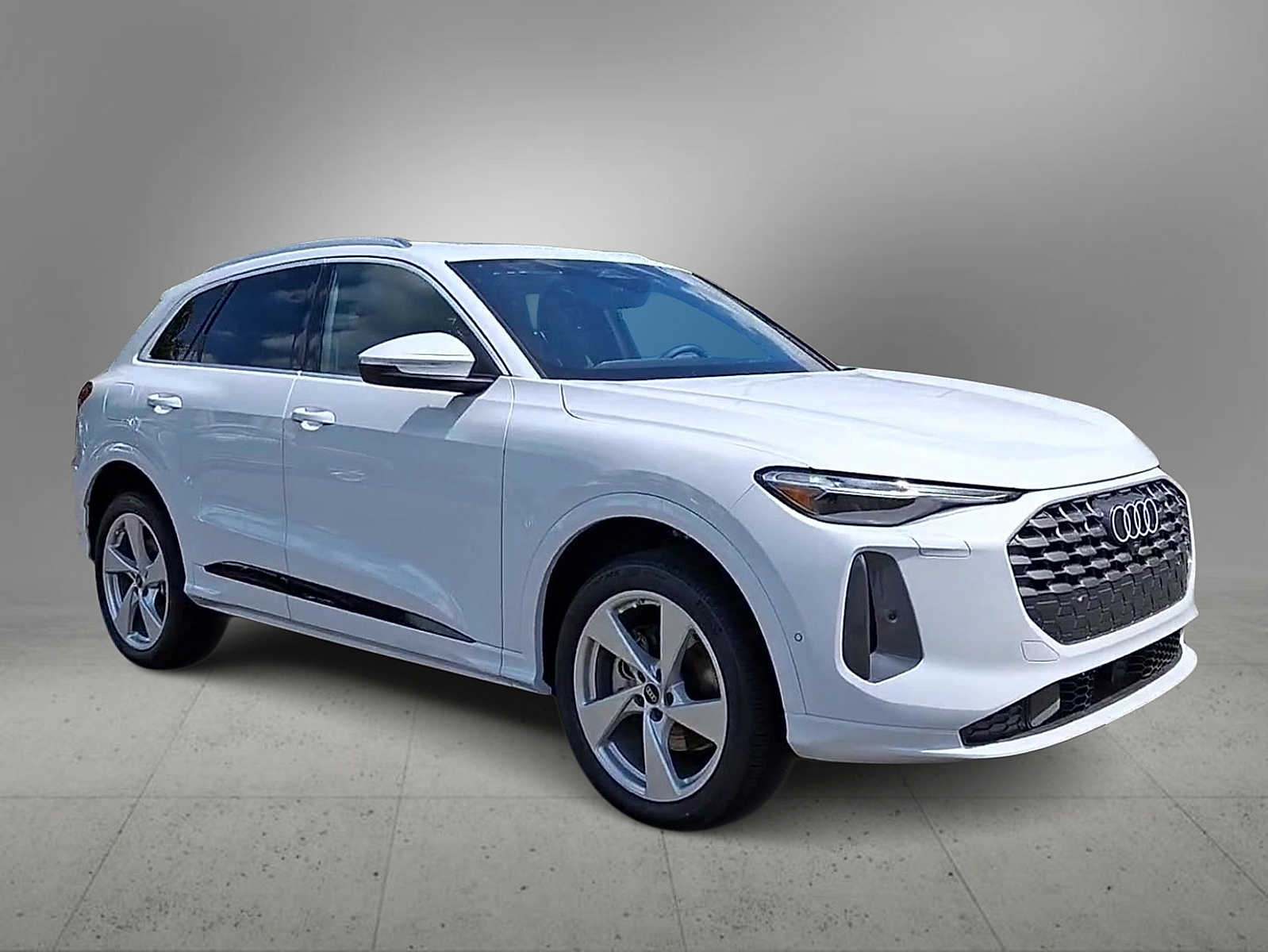 Thumbnail: 2025 Audi Q5 - 4