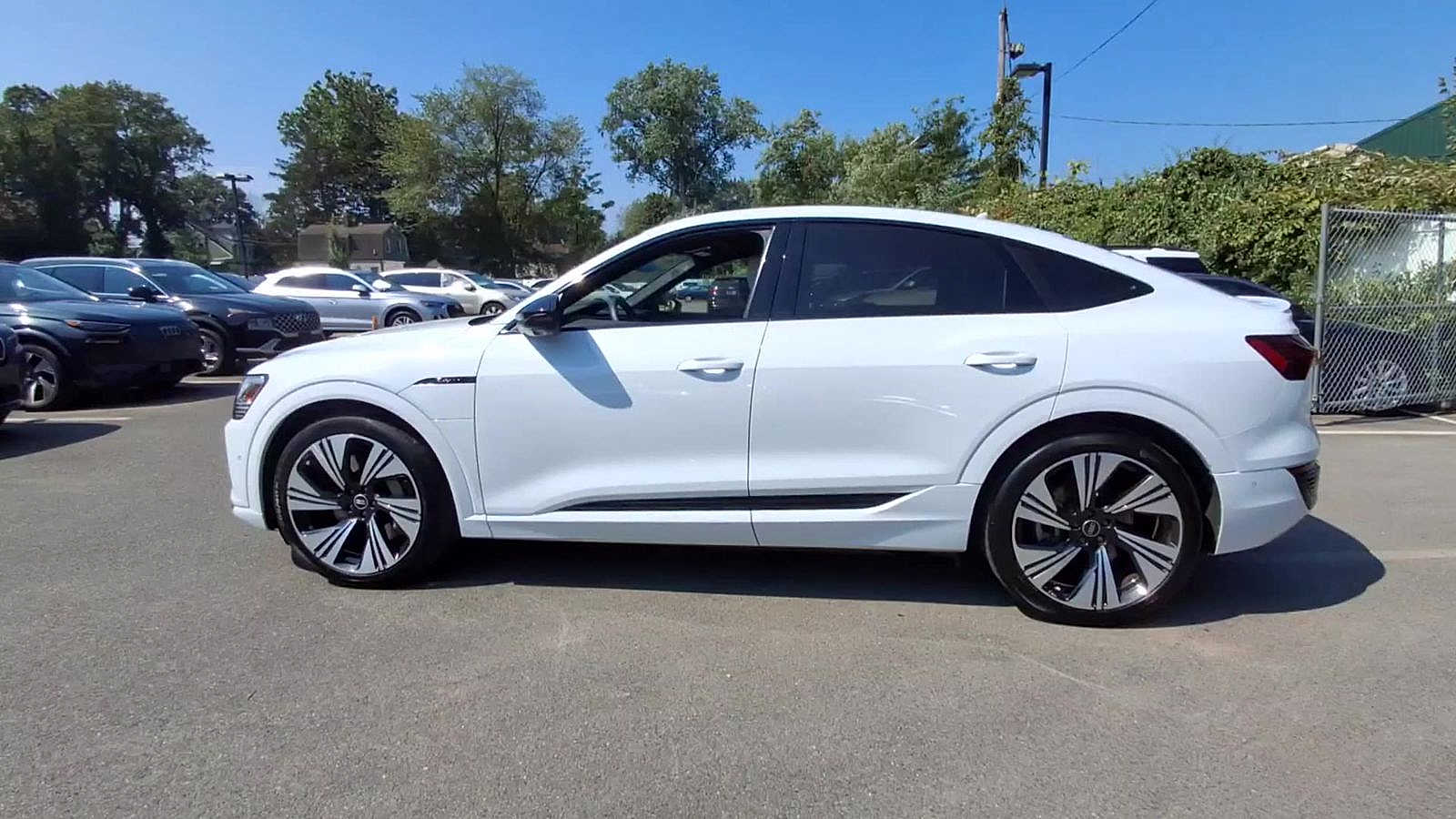Thumbnail: 2024 Audi Q8 e-tron - 5