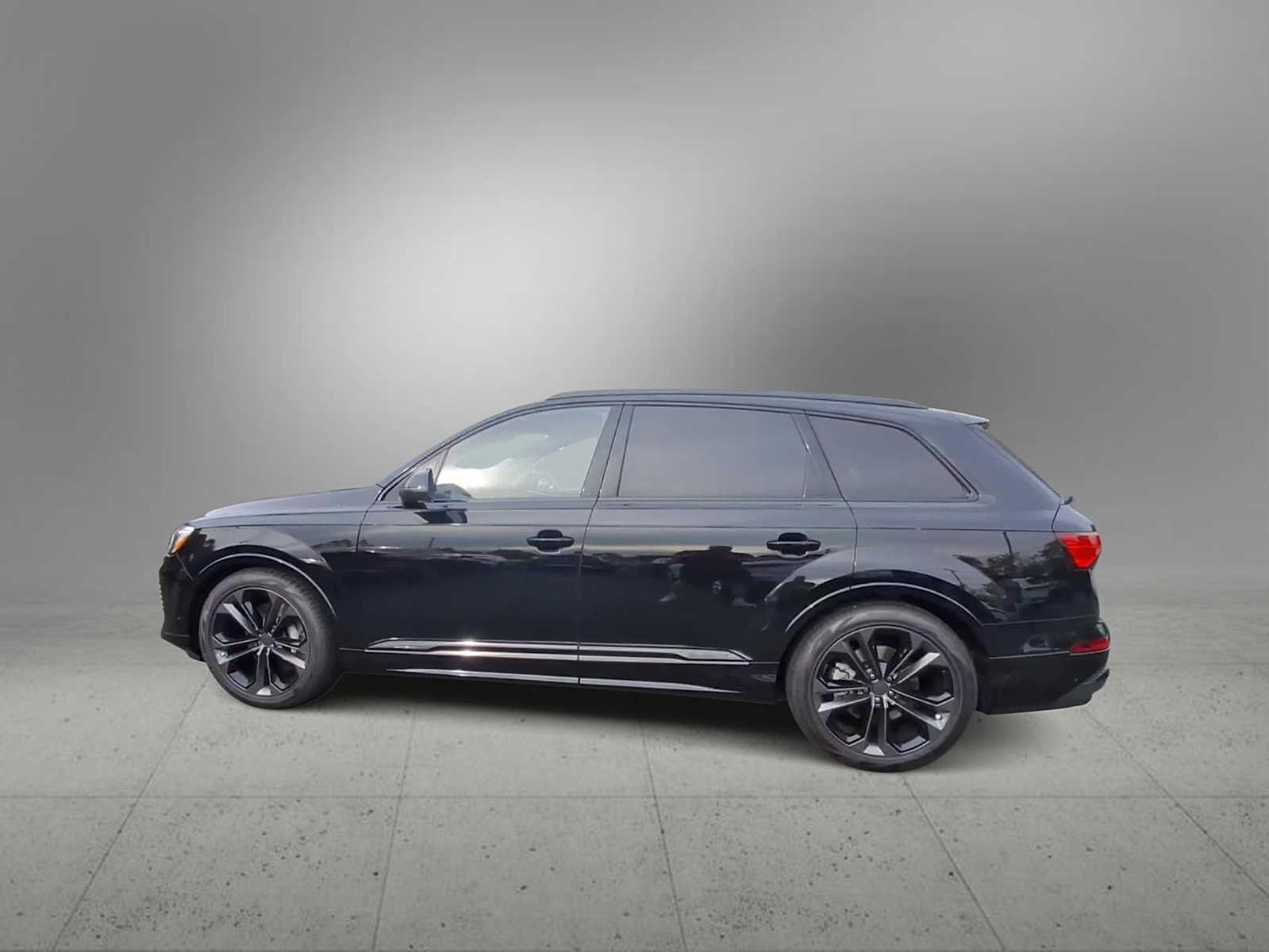 Thumbnail: 2026 Audi Q7 - 5