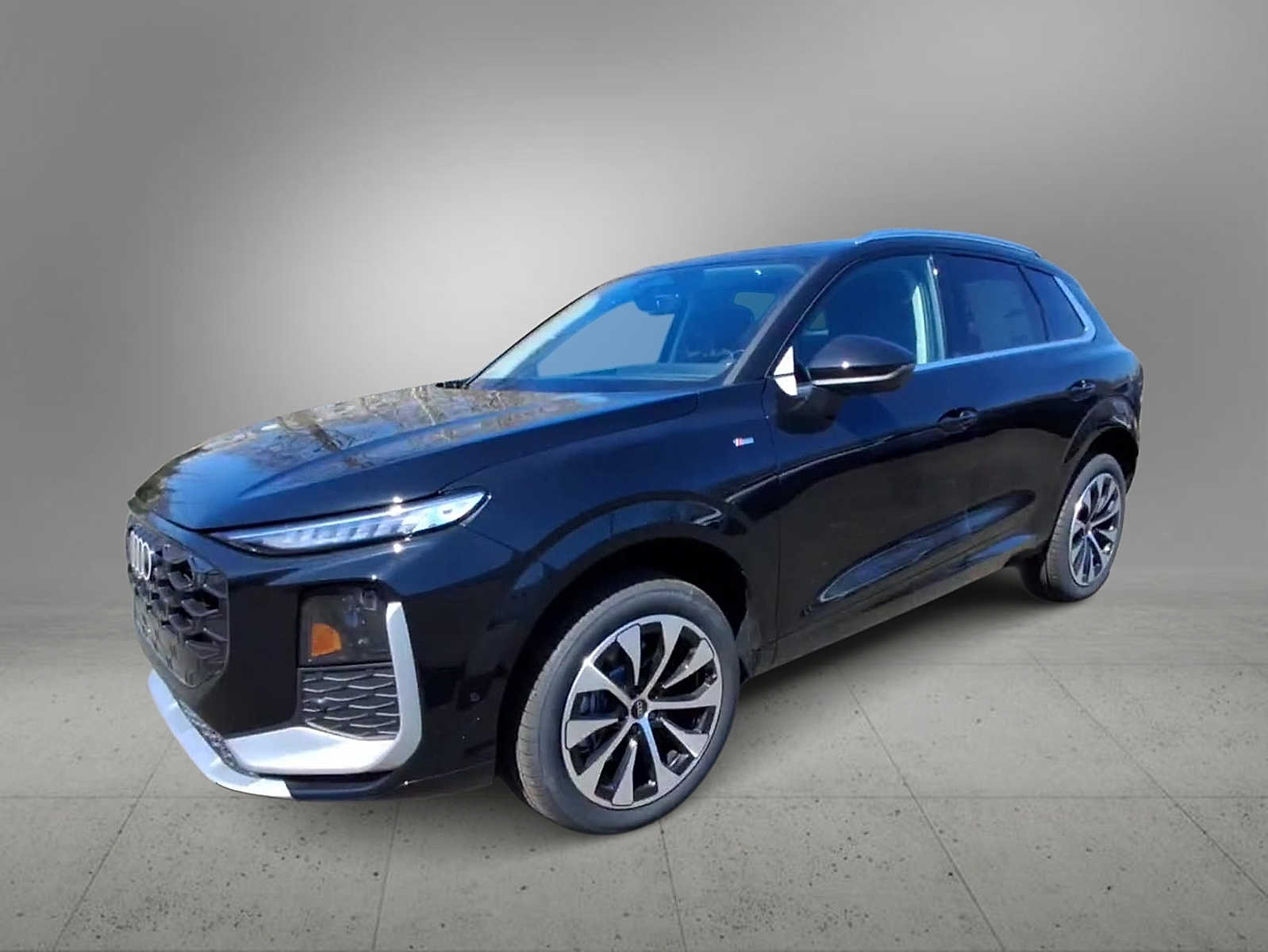 Thumbnail: 2026 Audi Q3 - 4