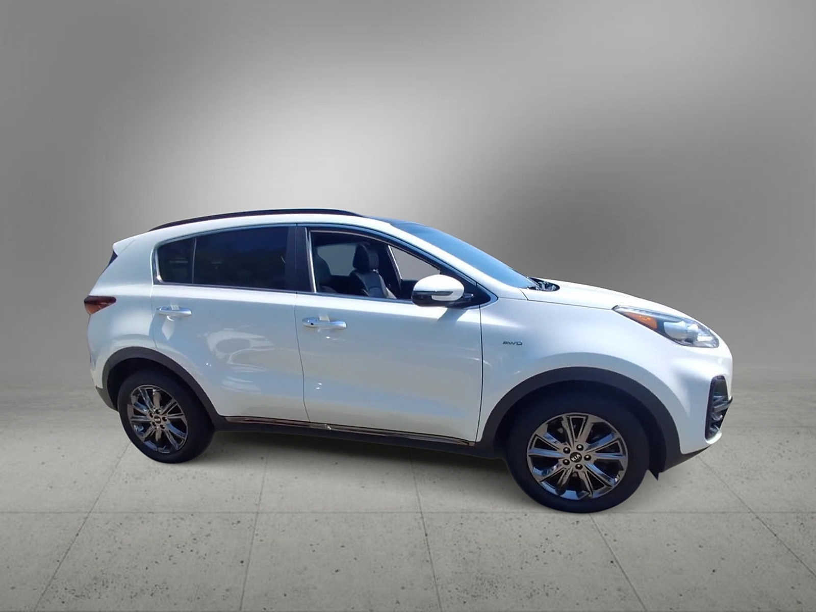 2020 Kia Sportage S photo 2