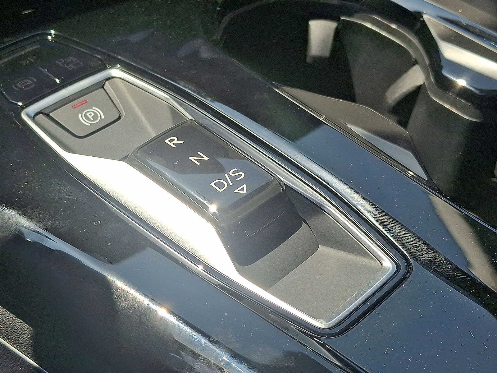 Thumbnail: 2025 Audi Q5 - 14
