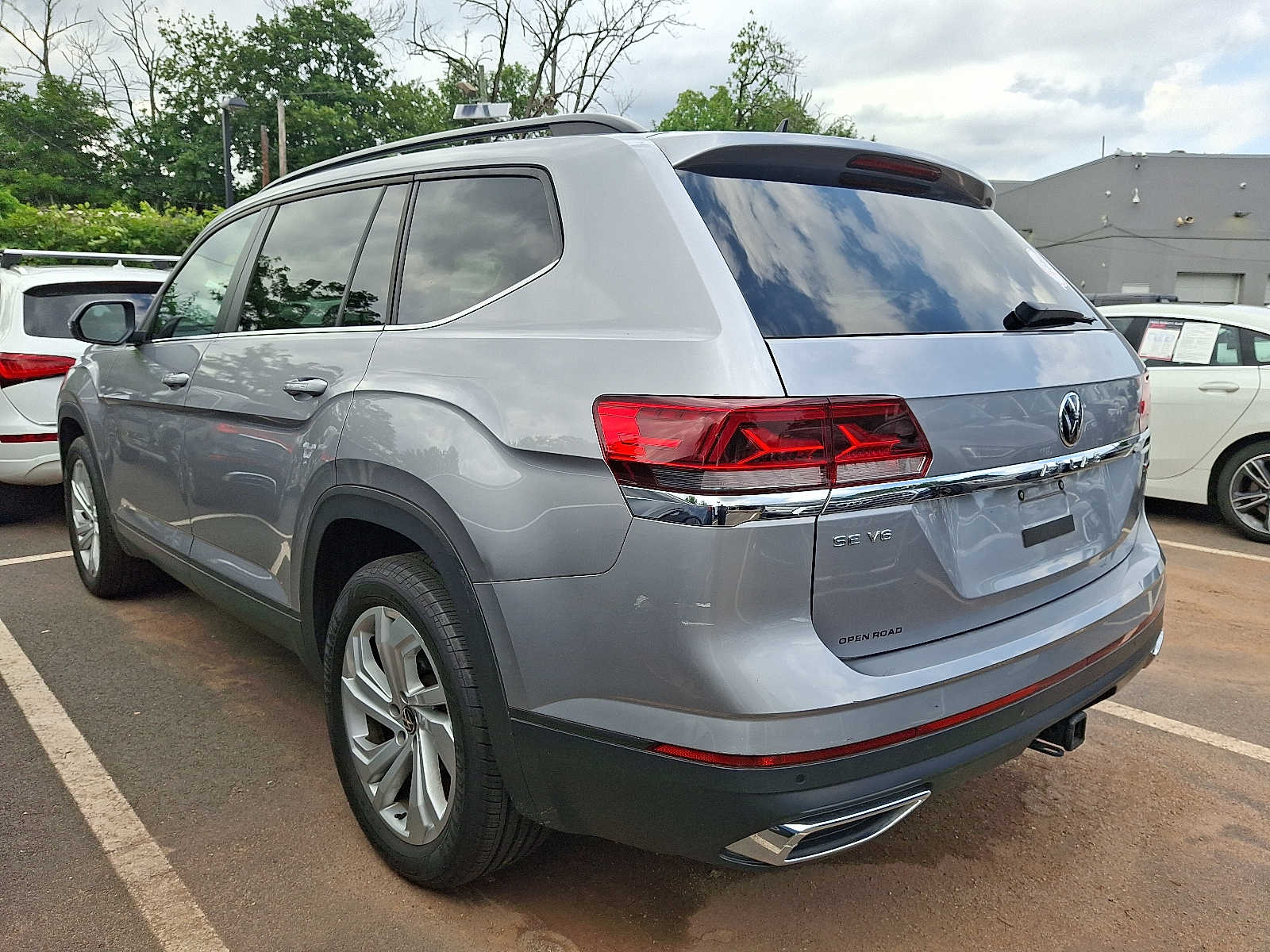 Thumbnail: 2022 Volkswagen Atlas - 3
