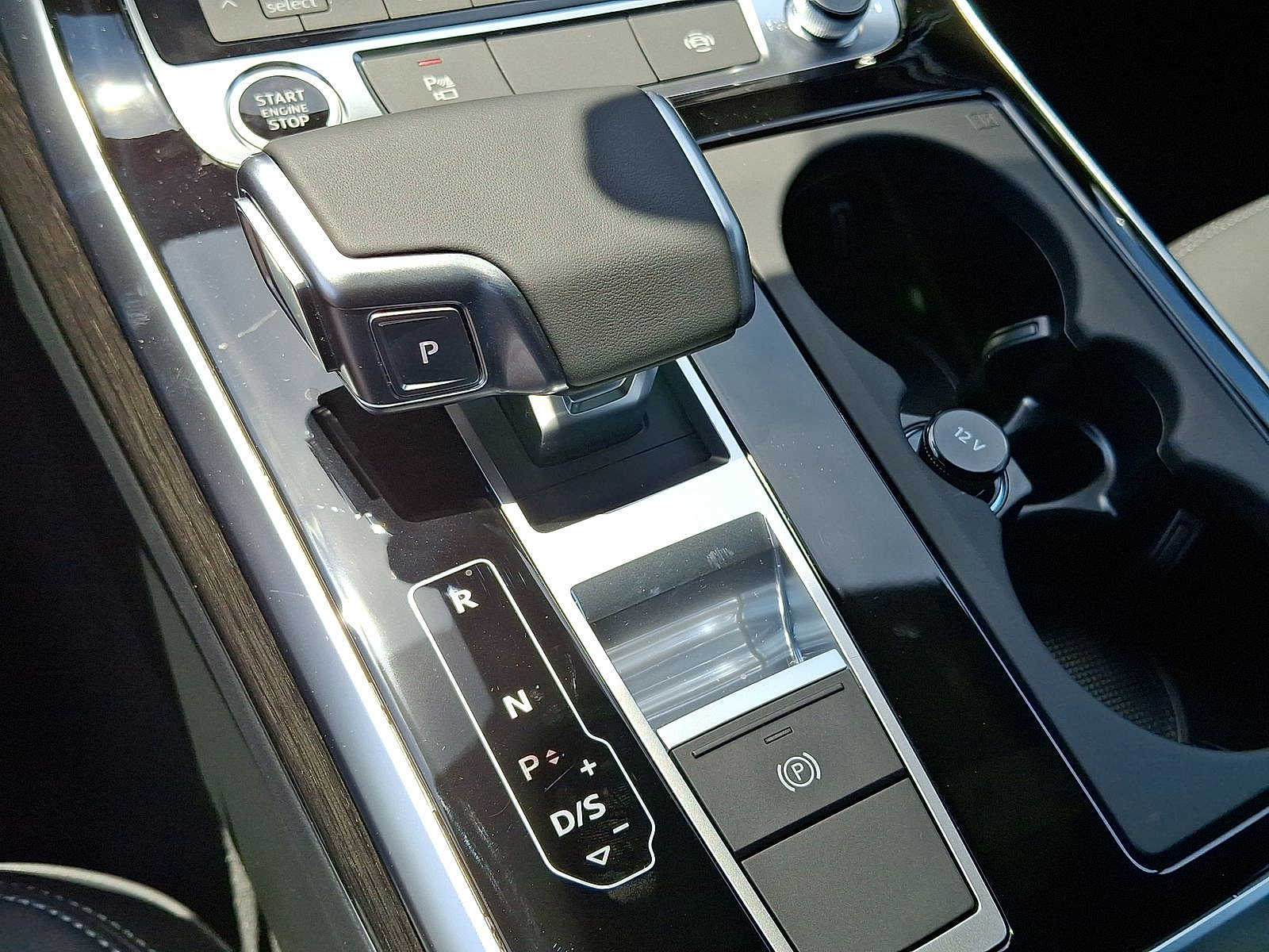 Thumbnail: 2025 Audi Q8 - 15