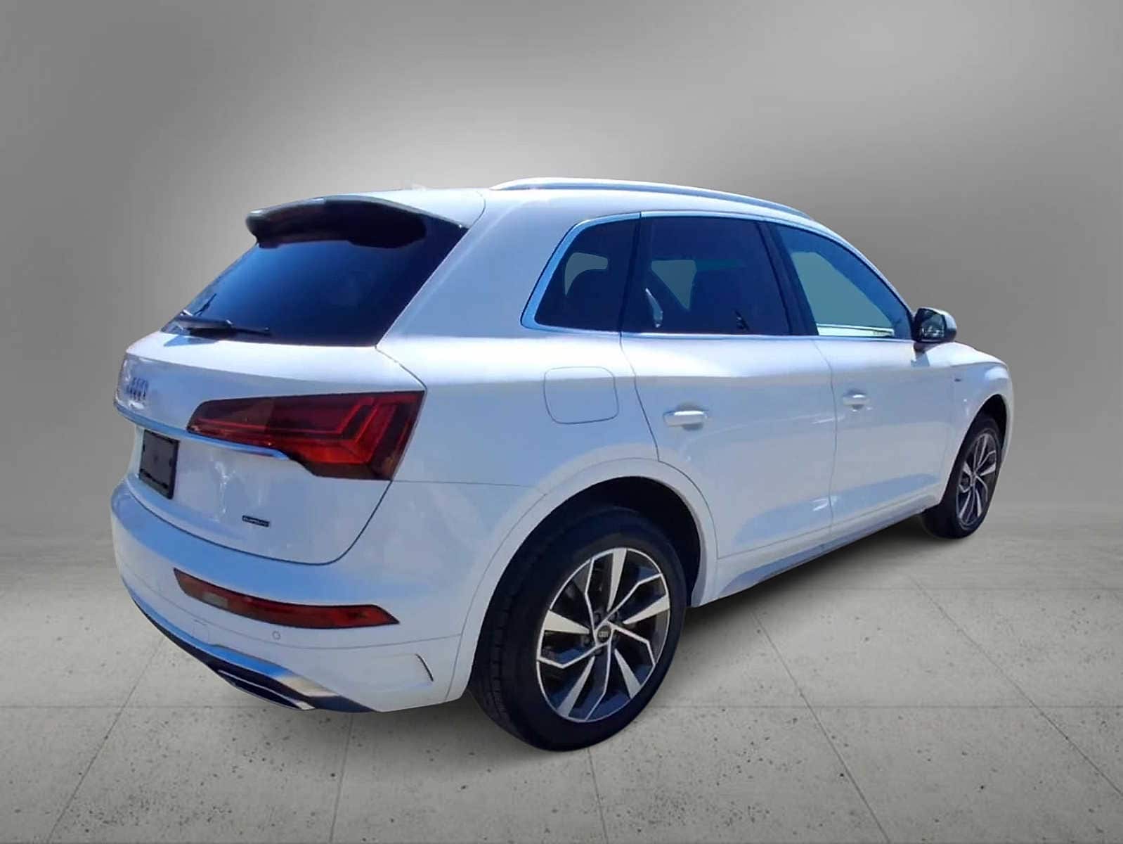 Thumbnail: 2023 Audi Q5 - 8