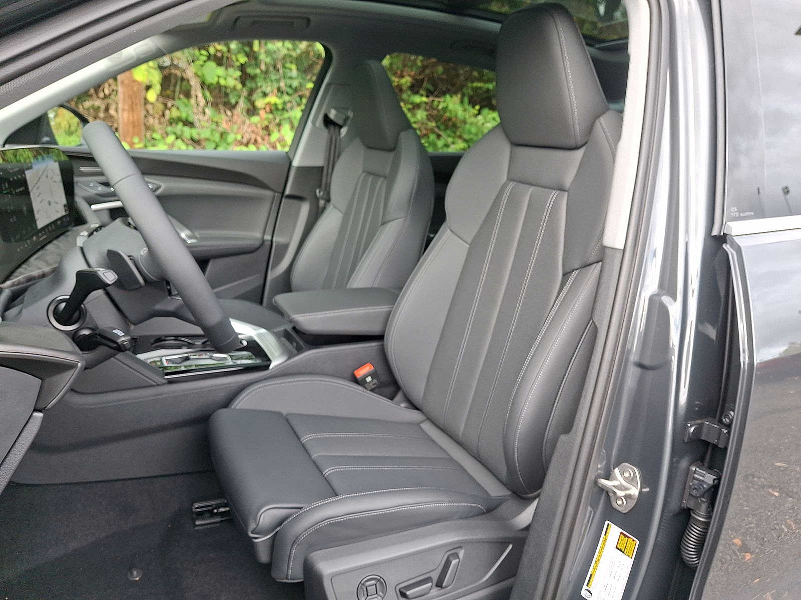 Thumbnail: 2025 Audi Q5 - 13