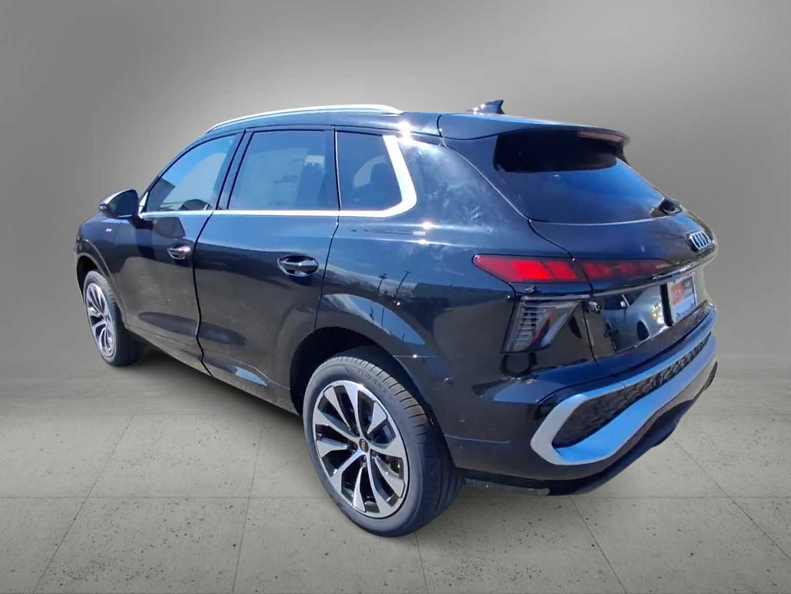 Thumbnail: 2026 Audi Q3 - 6