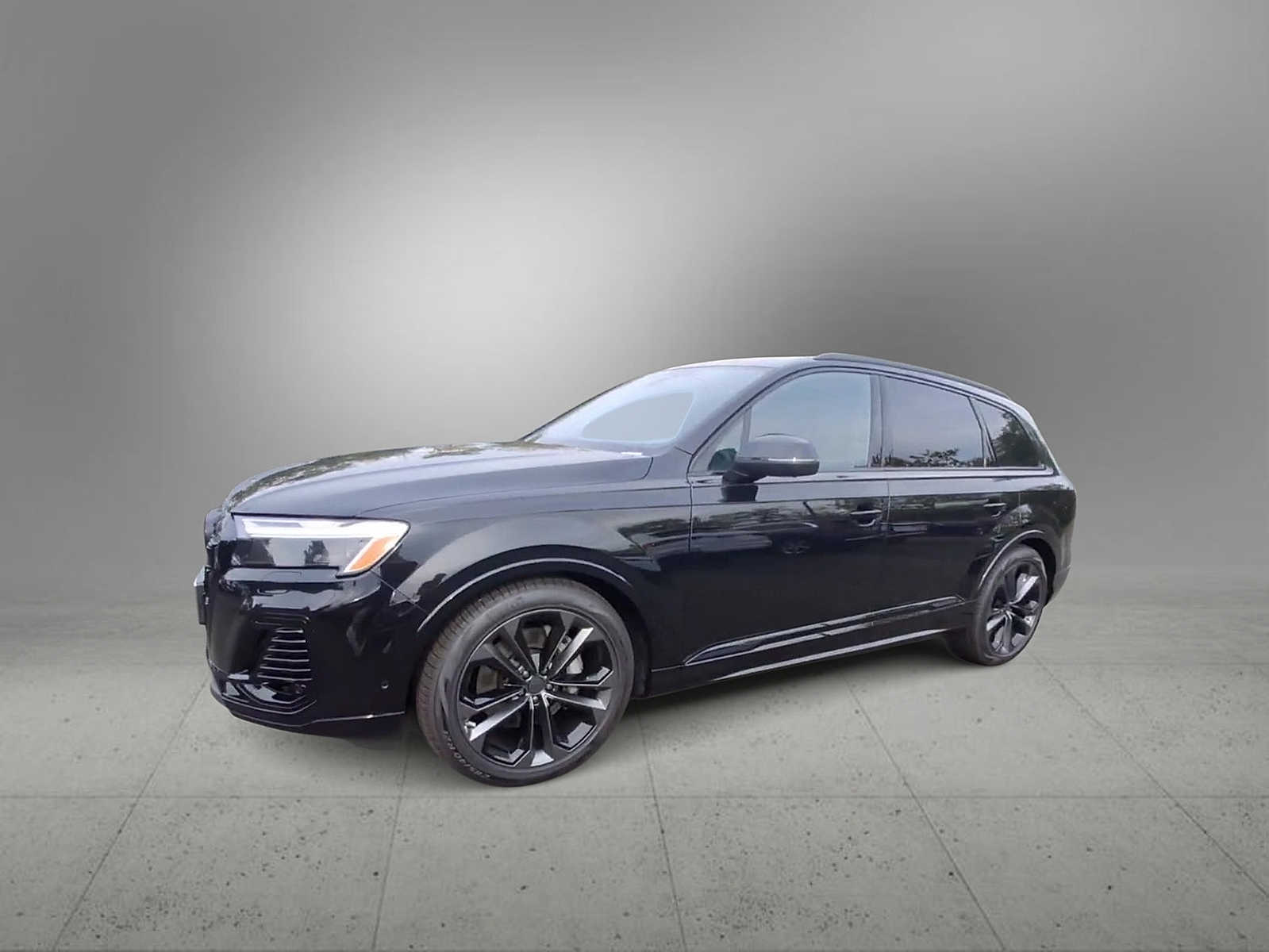 Thumbnail: 2026 Audi Q7 - 4