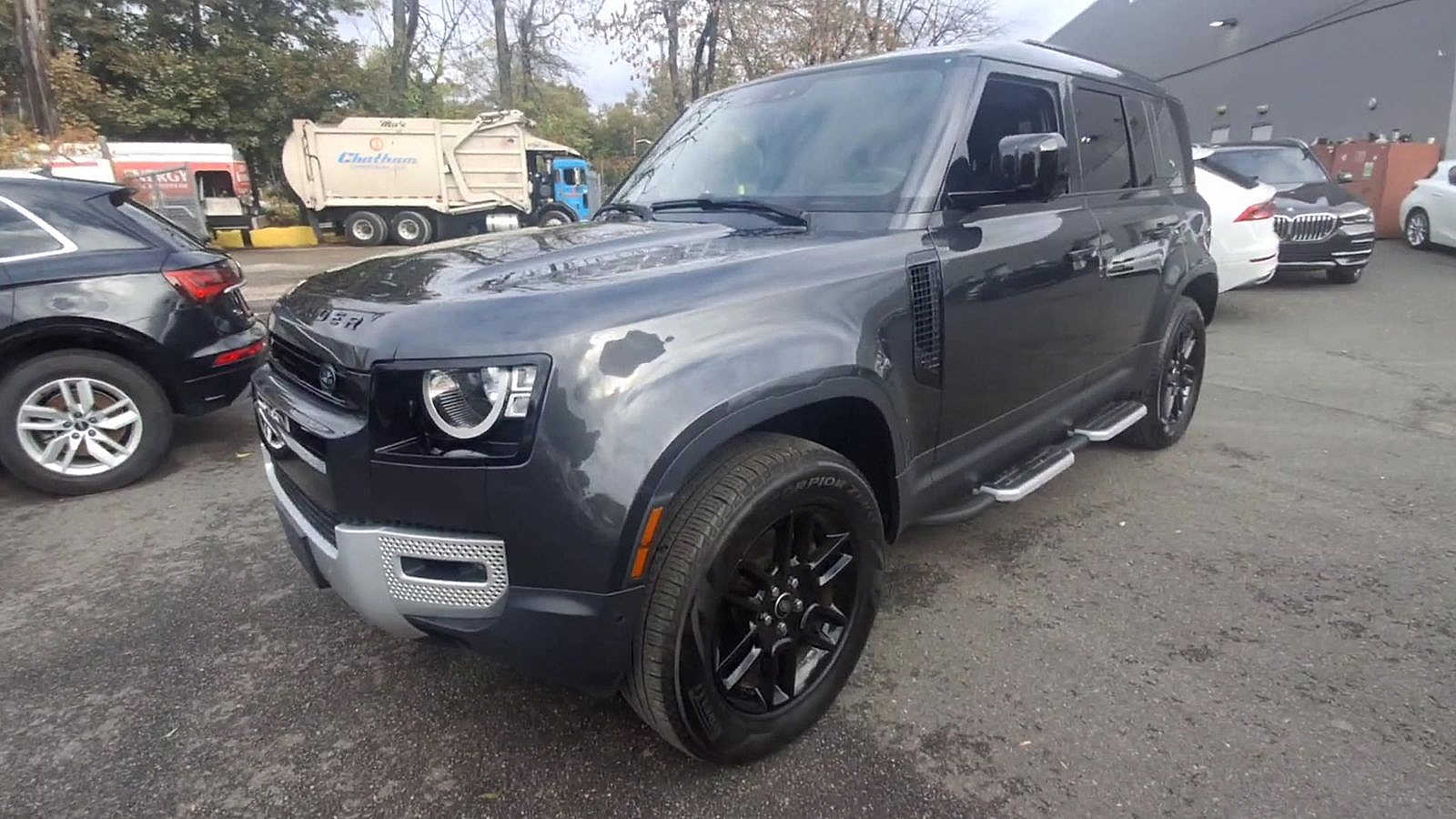 Thumbnail: 2023 Land Rover Defender - 4