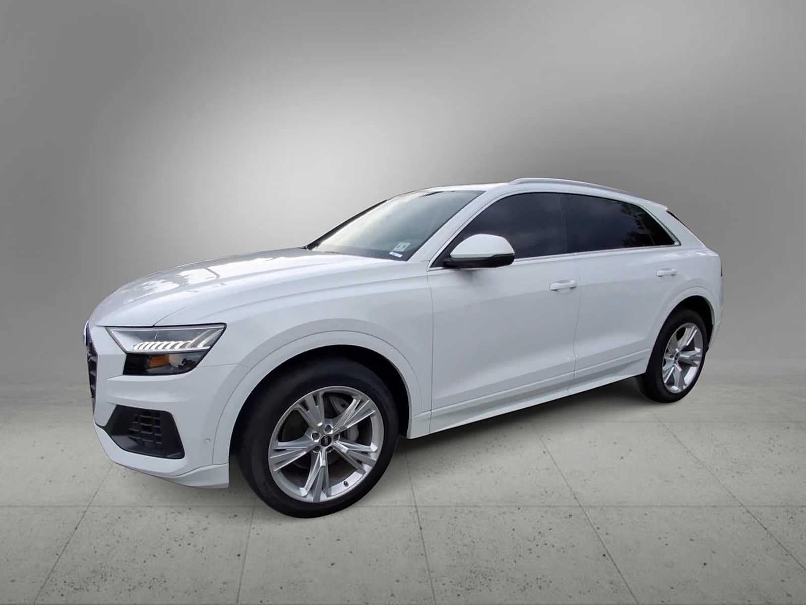 Thumbnail: 2023 Audi Q8 - 3