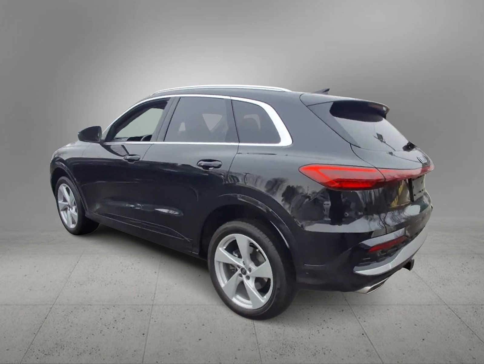 Thumbnail: 2025 Audi Q5 - 6