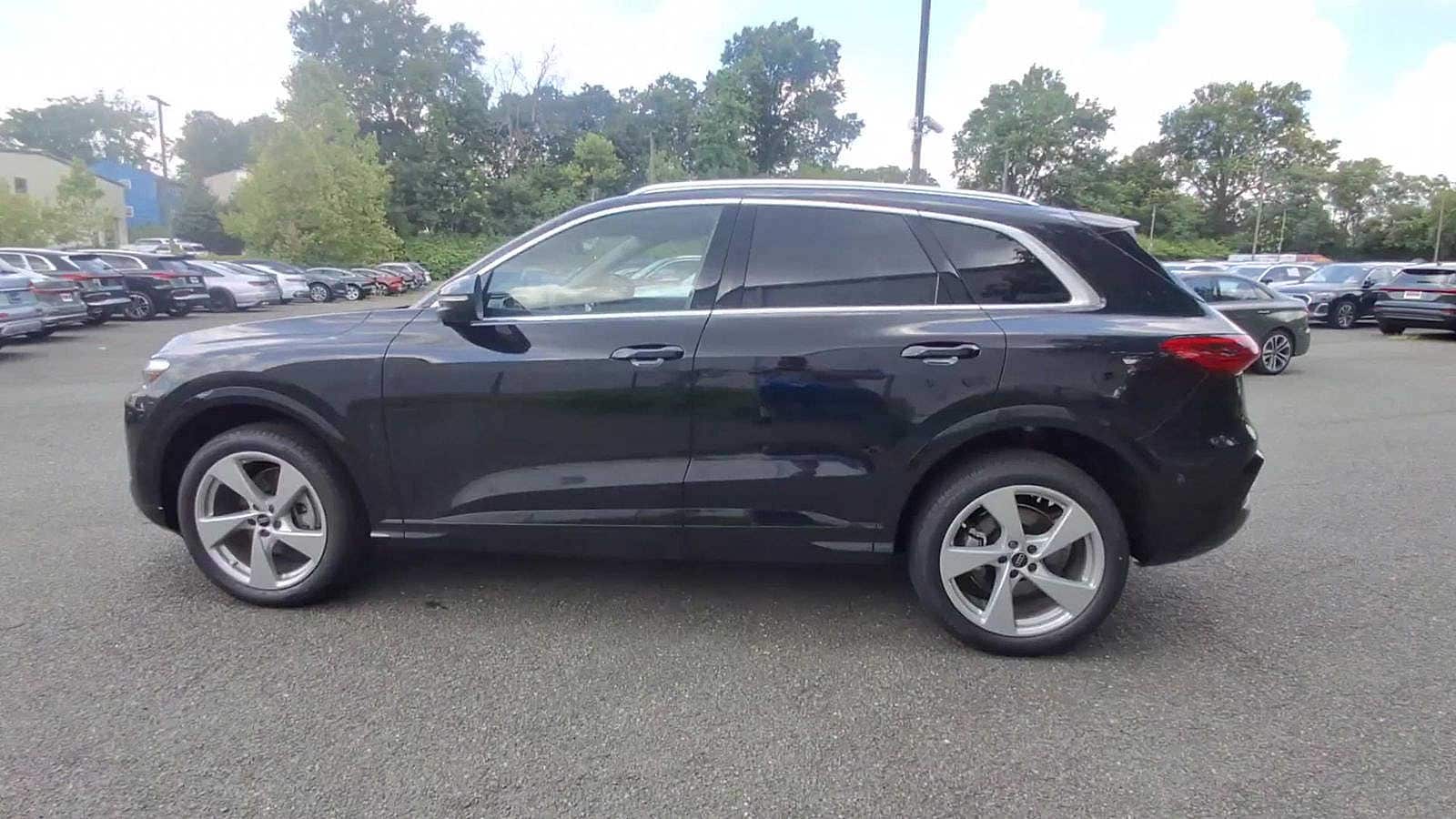 Thumbnail: 2025 Audi Q5 - 5