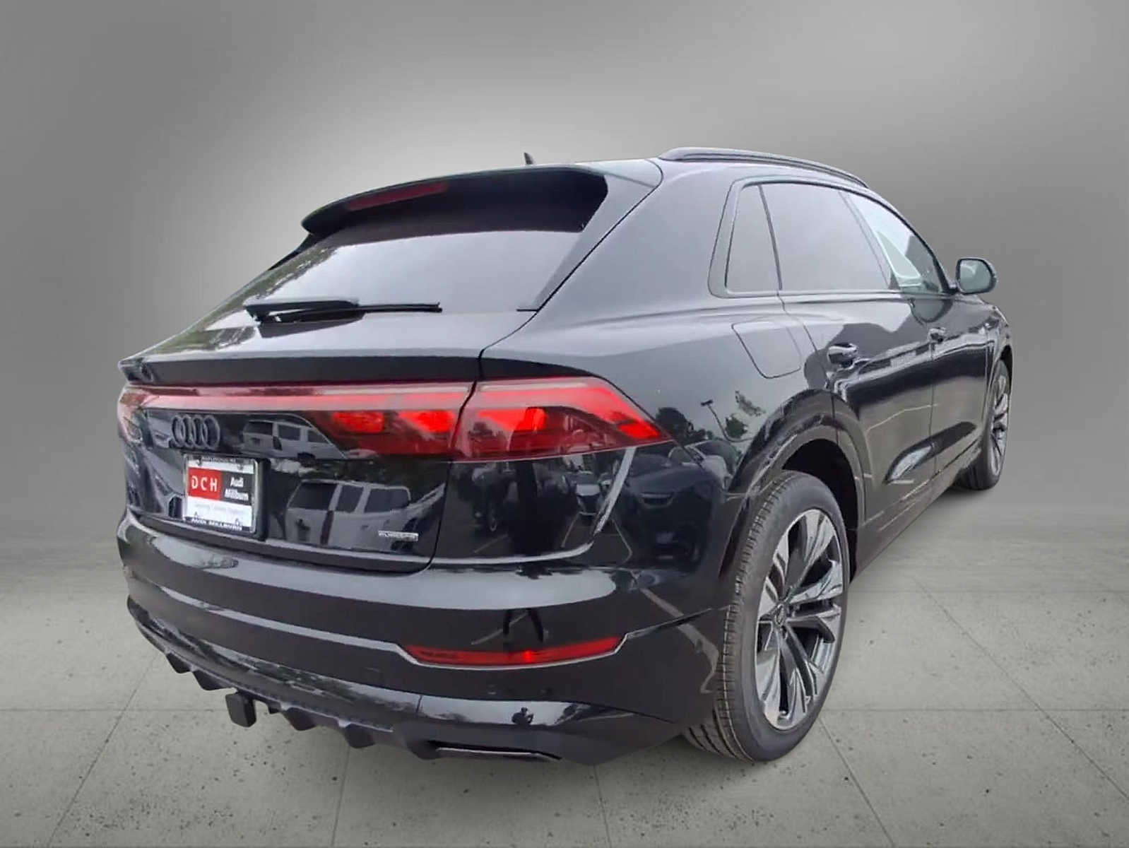 Thumbnail: 2026 Audi Q8 - 8