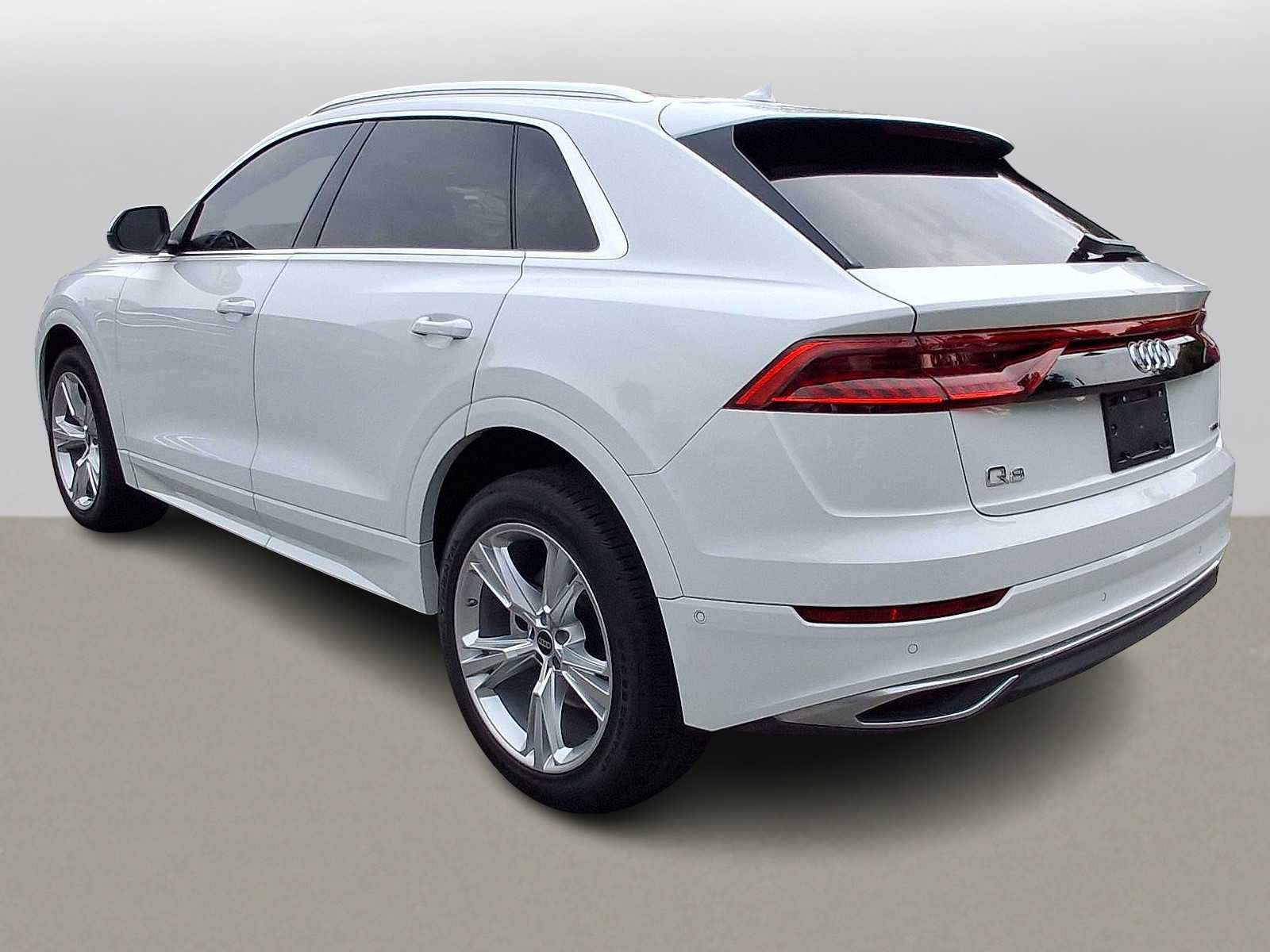 Thumbnail: 2023 Audi Q8 - 27
