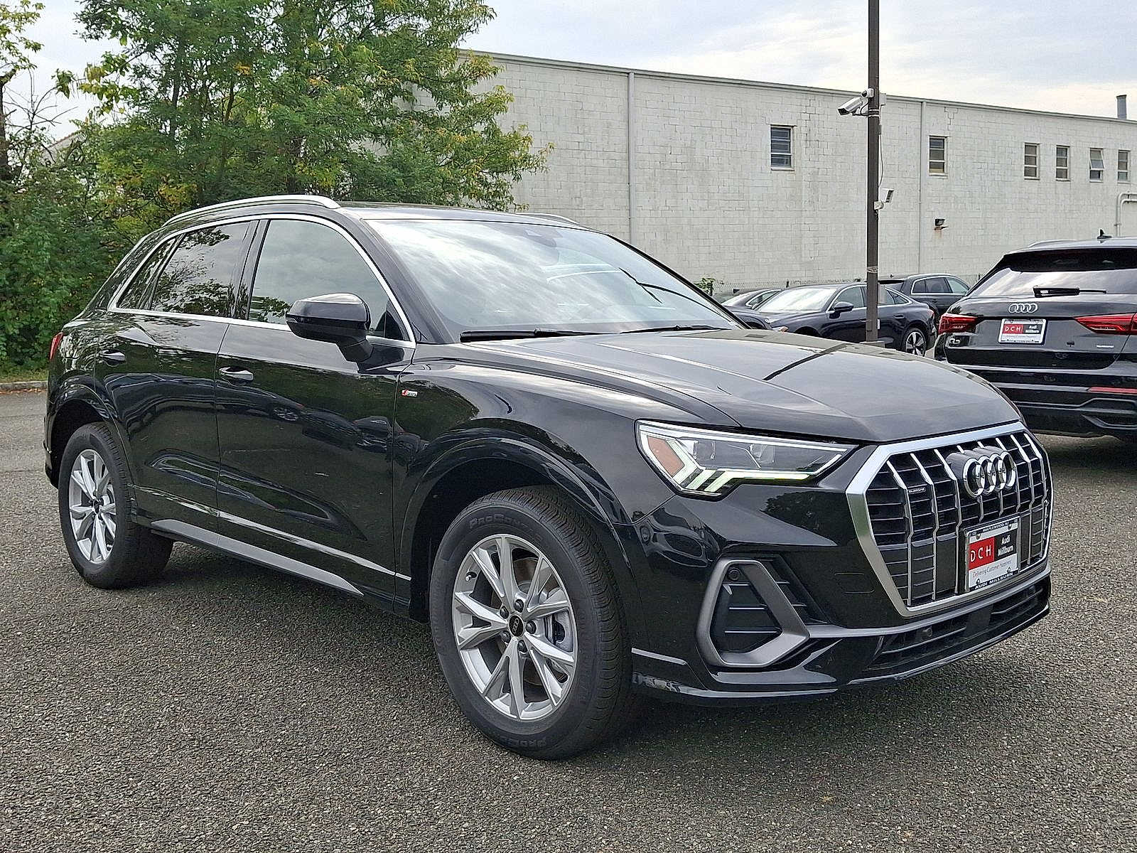 Thumbnail: 2025 Audi Q3 - 10