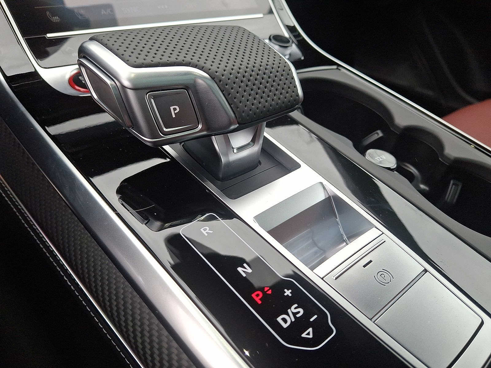 Thumbnail: 2026 Audi SQ8 - 13