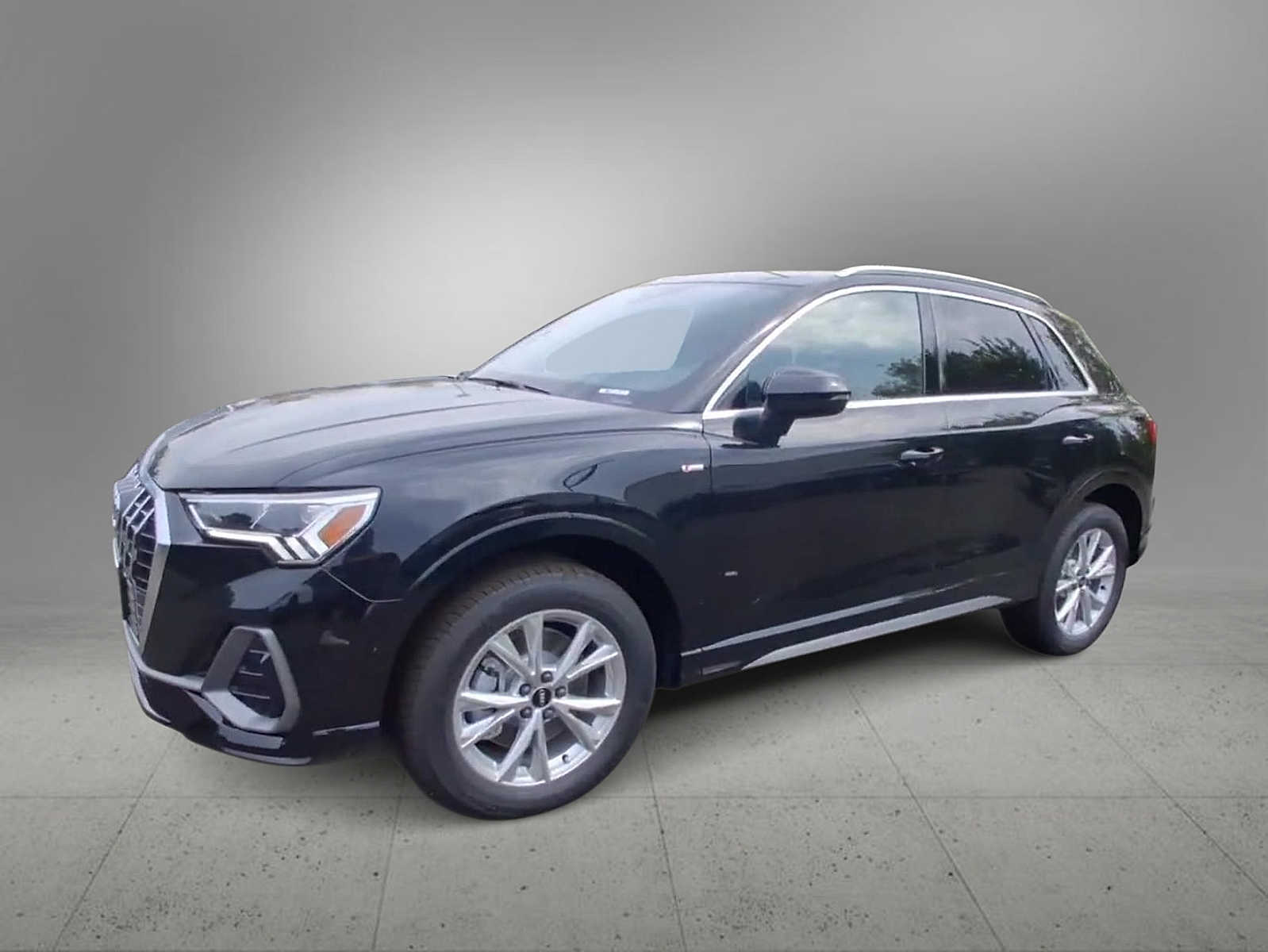 Thumbnail: 2025 Audi Q3 - 4