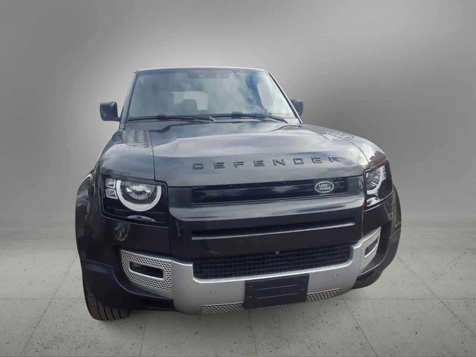 2023 Land Rover Defender S photo 2