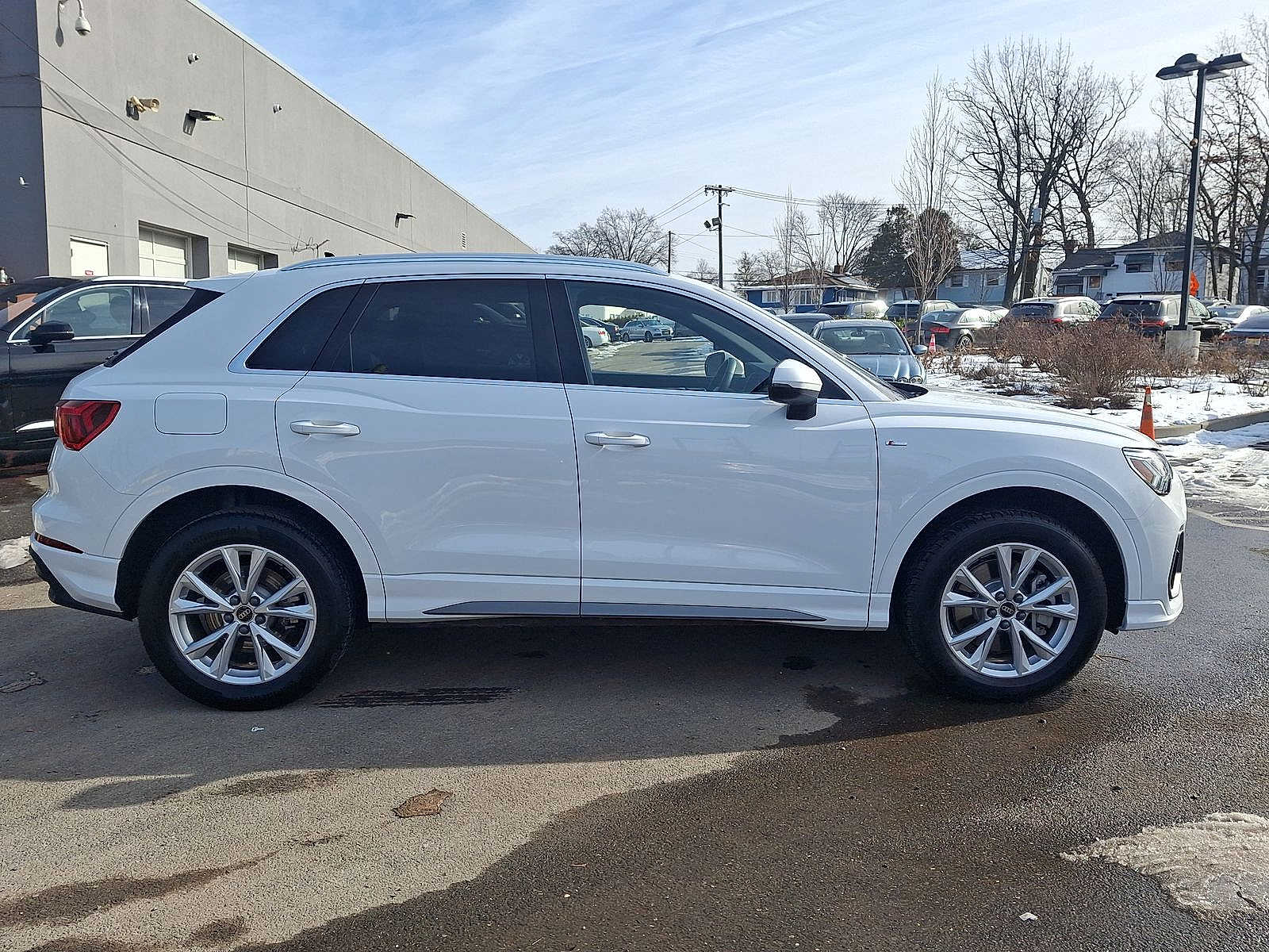 Thumbnail: 2025 Audi Q3 - 26