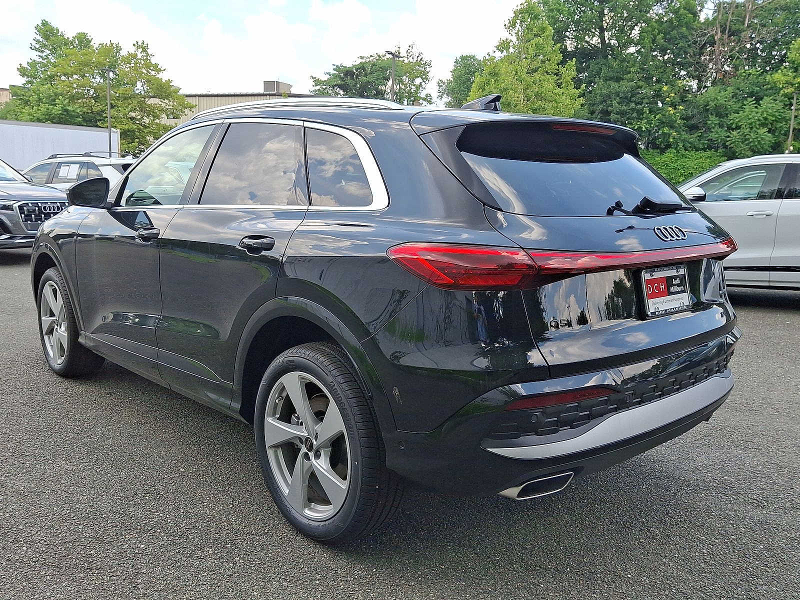 Thumbnail: 2025 Audi Q5 - 11