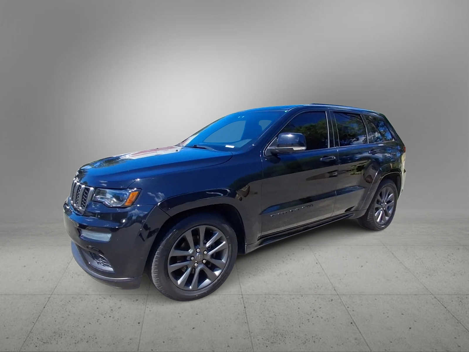 Thumbnail: 2018 Jeep Grand Cherokee - 4