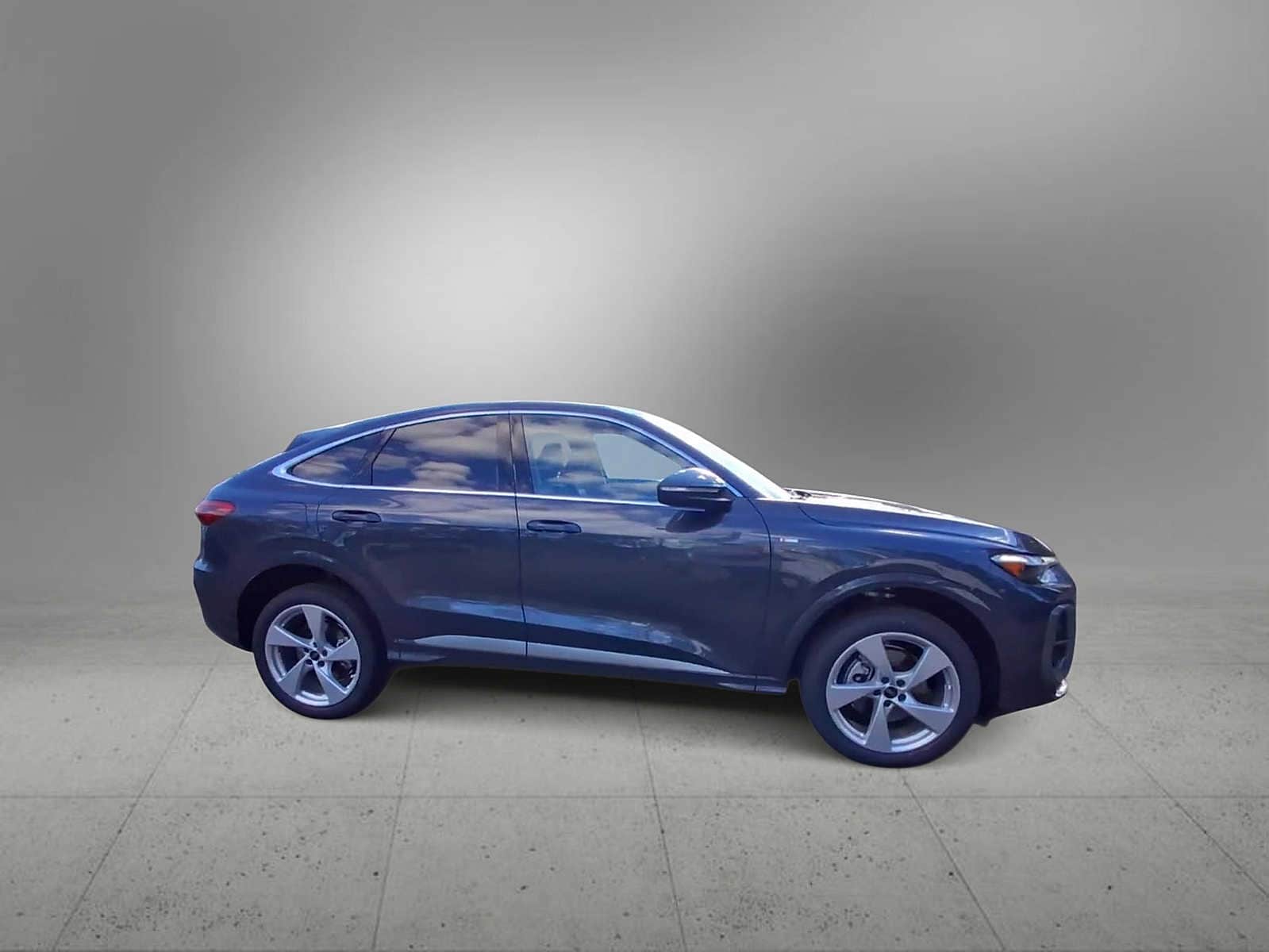 Thumbnail: 2025 Audi Q5 - 9