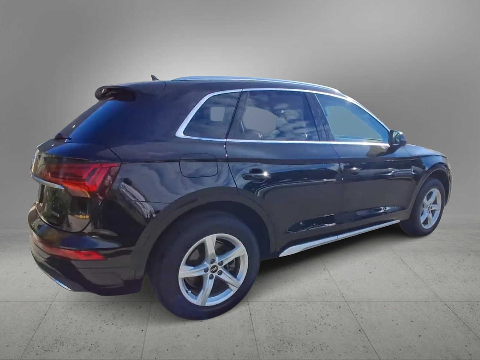 Thumbnail: 2023 Audi Q5 - 8