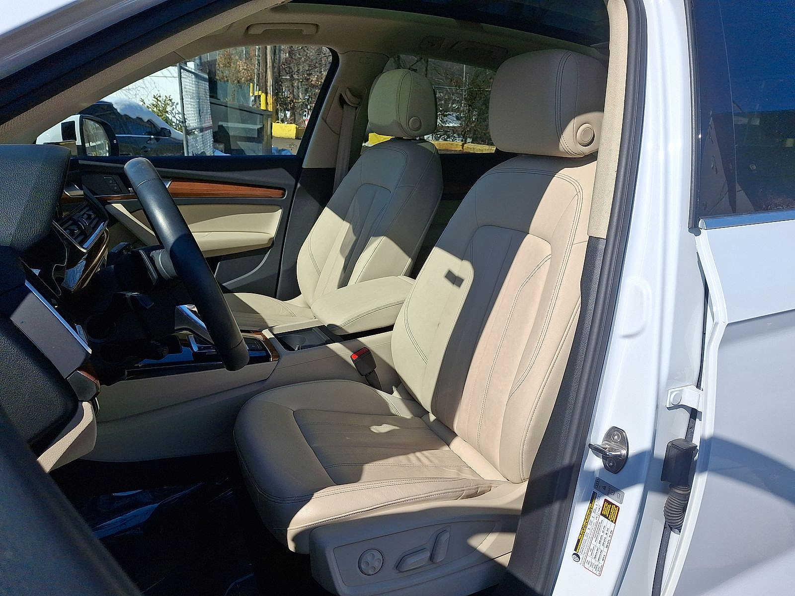 Thumbnail: 2023 Audi Q5 - 11