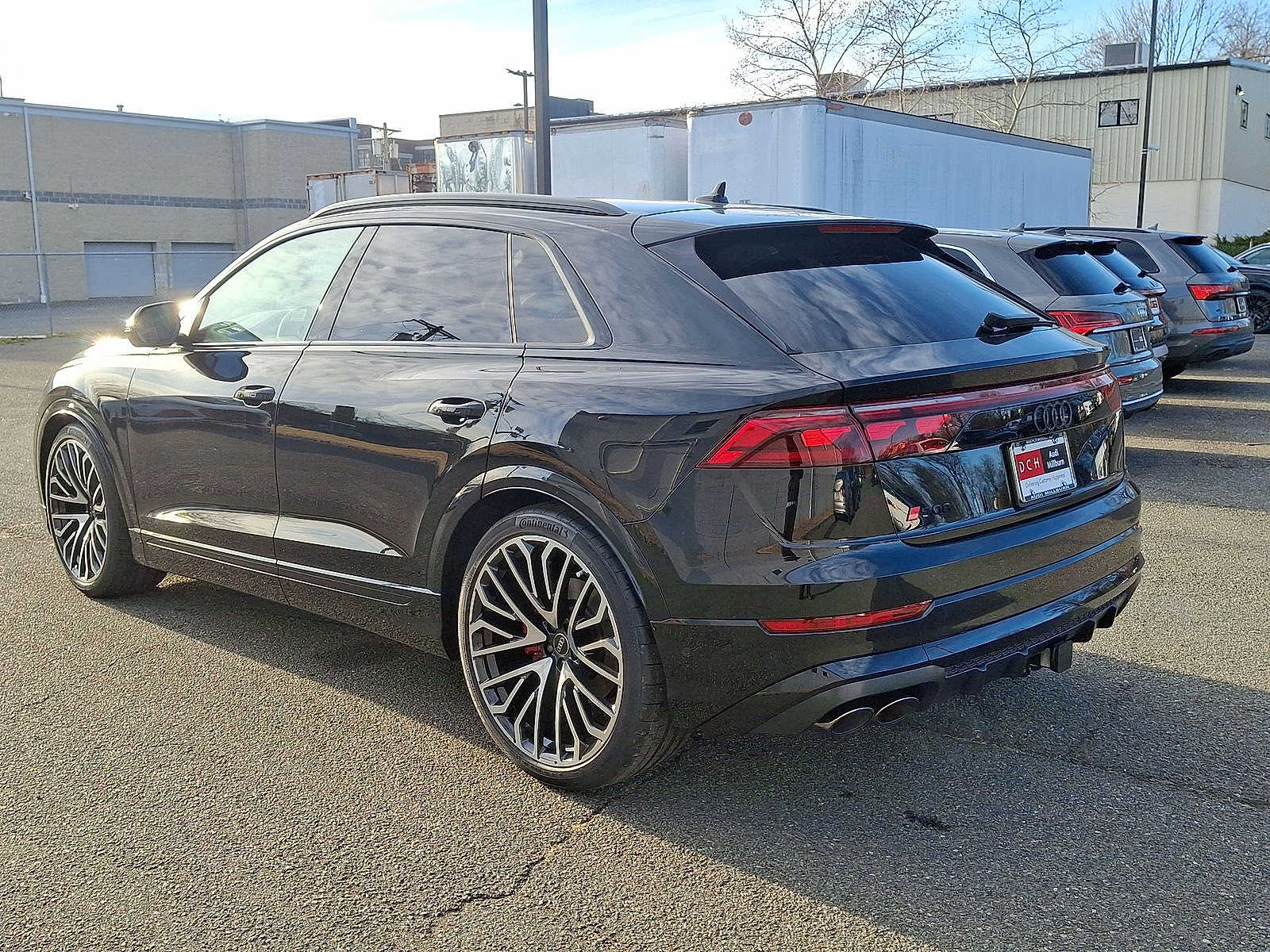 Thumbnail: 2026 Audi SQ8 - 12