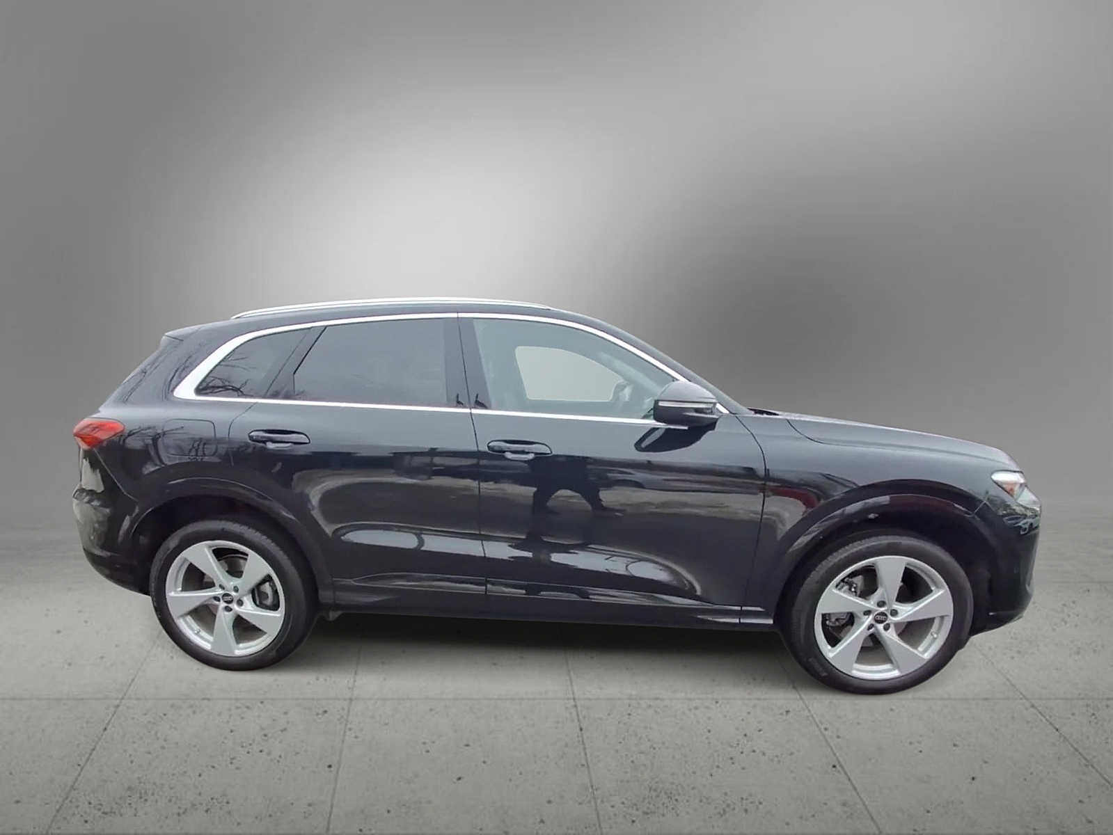 Thumbnail: 2025 Audi Q5 - 9