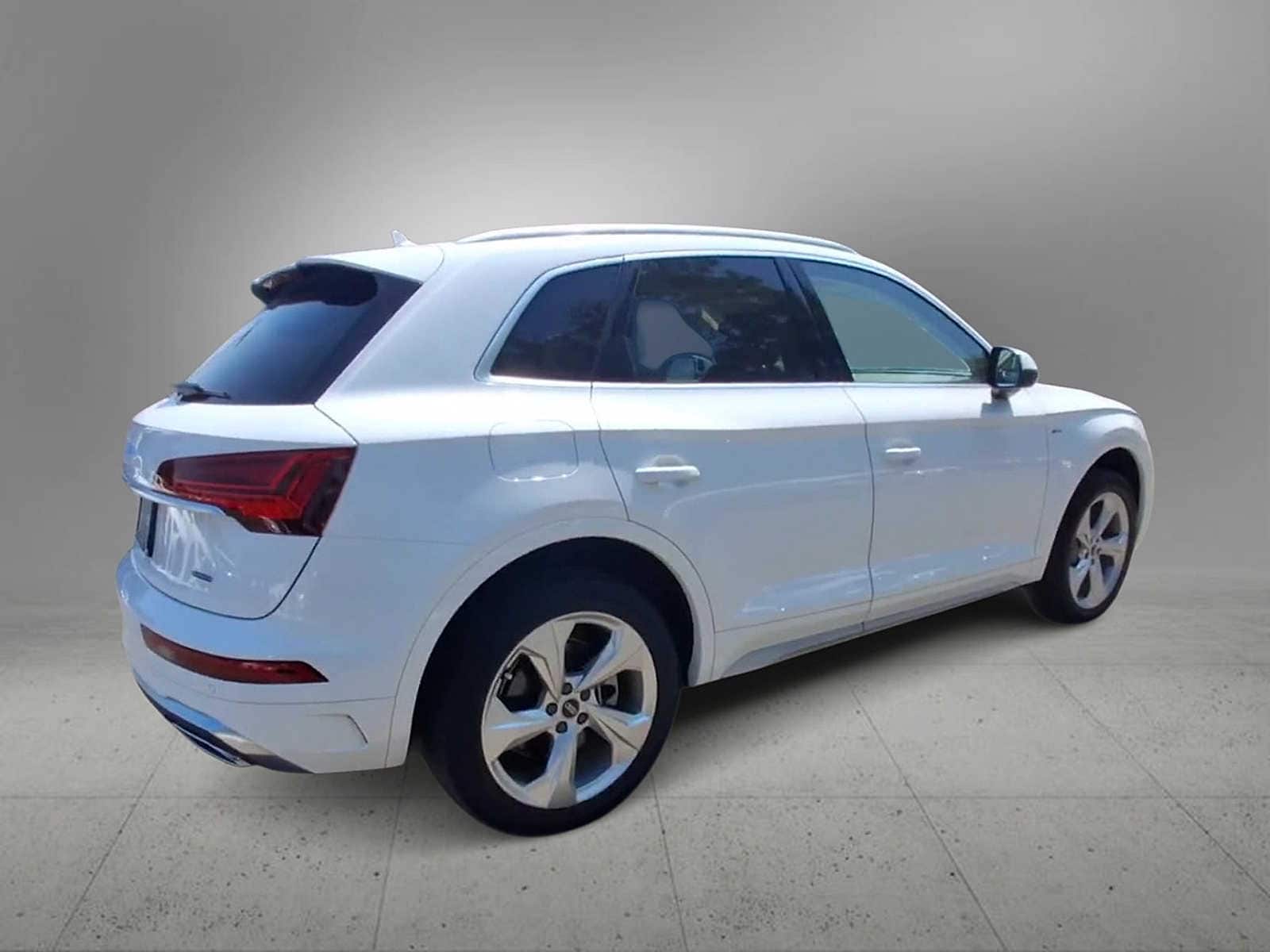 Thumbnail: 2022 Audi Q5 - 8