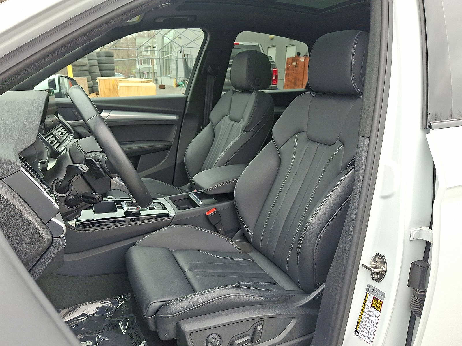 Thumbnail: 2022 Audi Q5 - 11