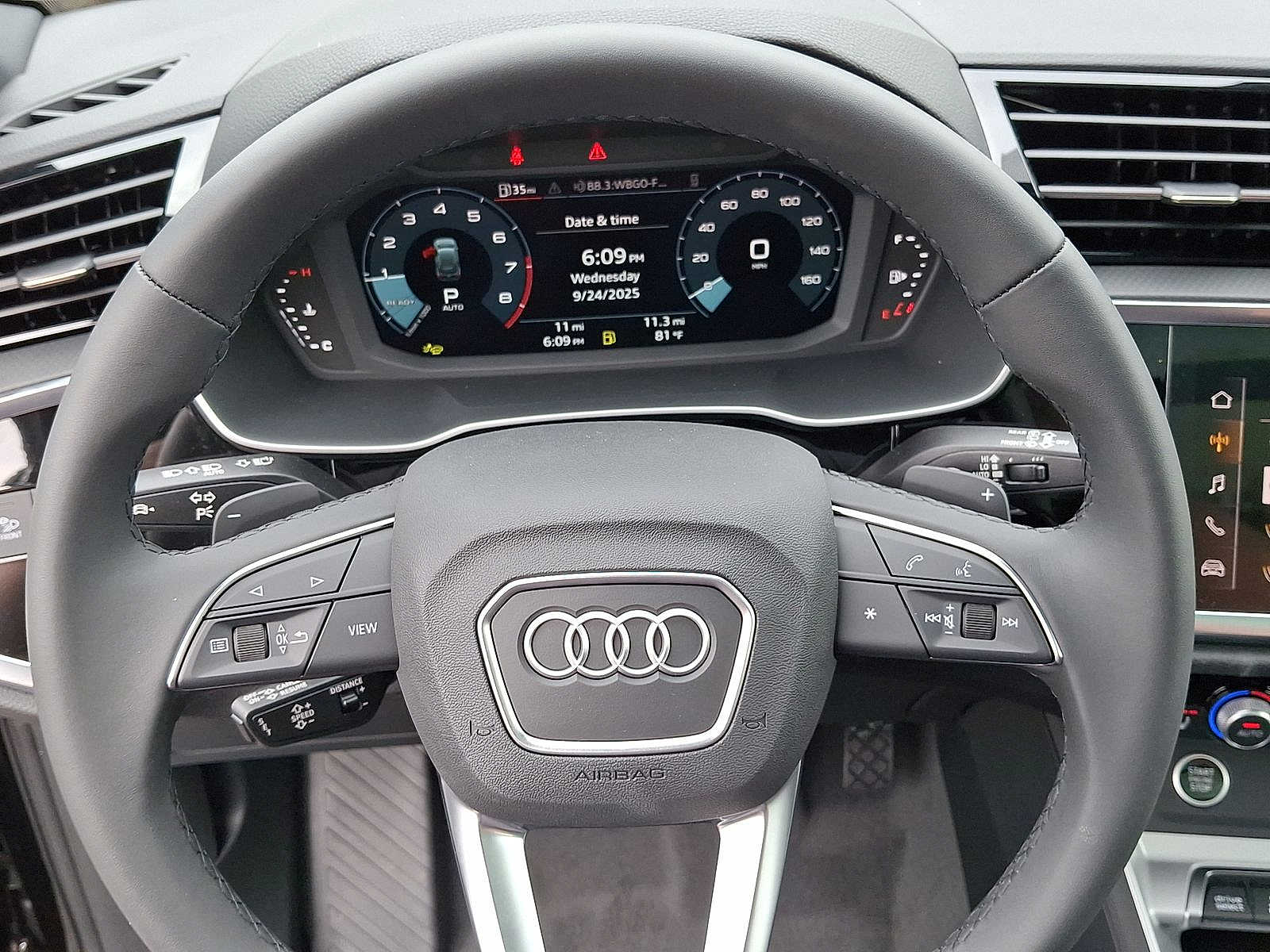 Thumbnail: 2025 Audi Q3 - 17