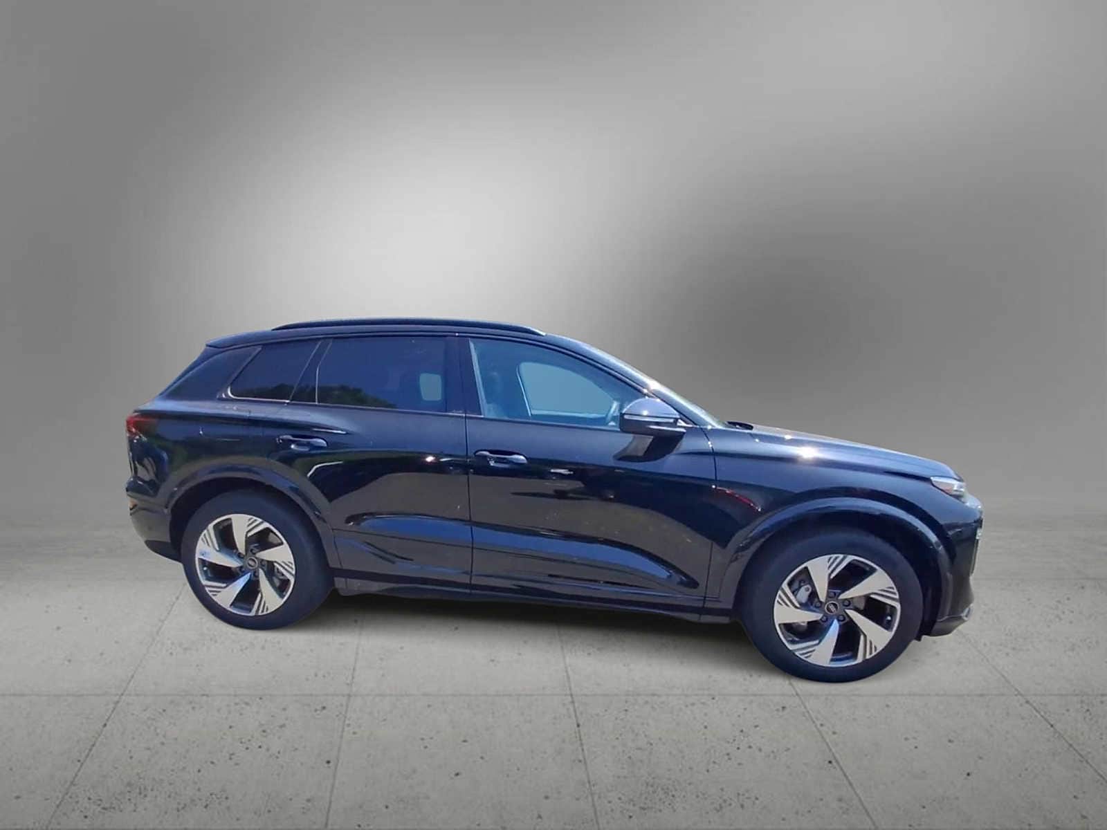Thumbnail: 2025 Audi Q6 e-tron - 9