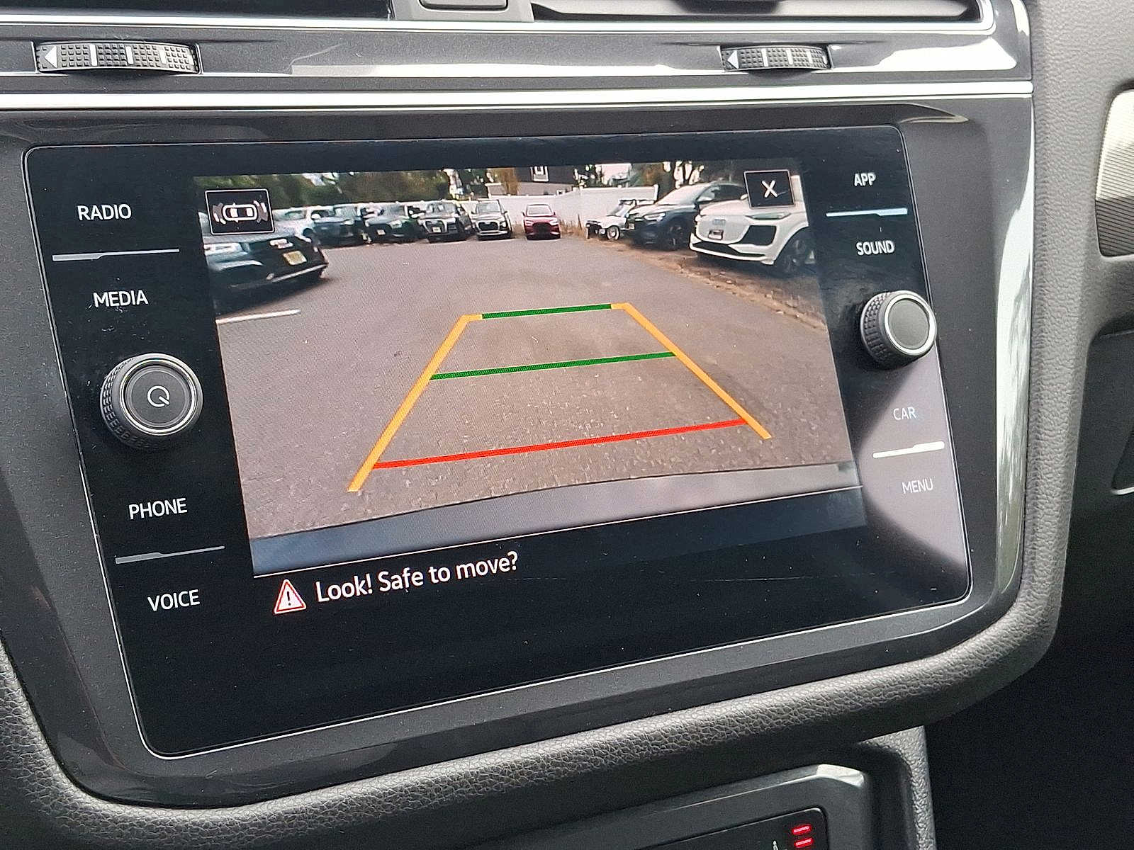 Thumbnail: 2024 Volkswagen Tiguan - 15