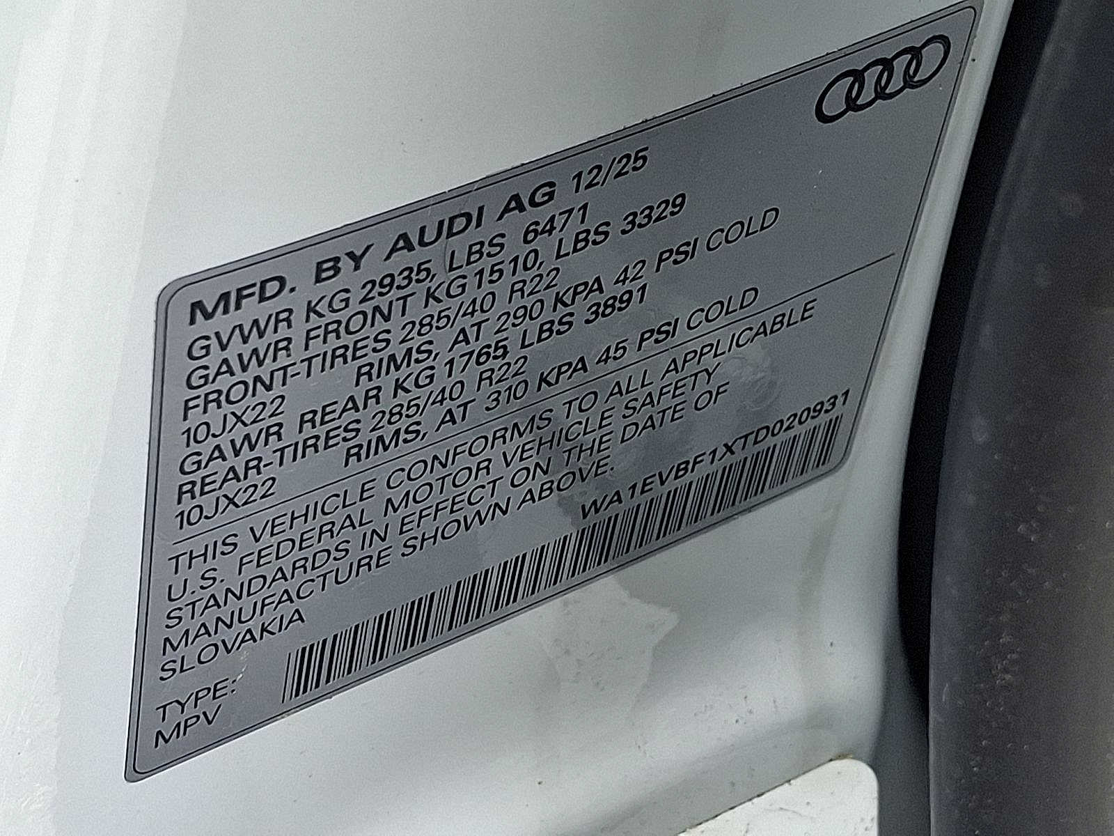 Thumbnail: 2026 Audi Q8 - 16