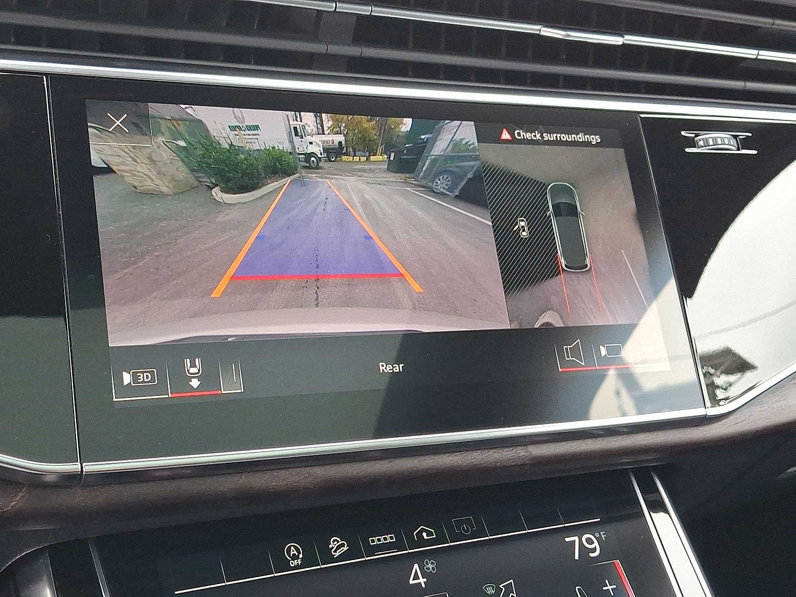 Thumbnail: 2023 Audi Q7 - 15