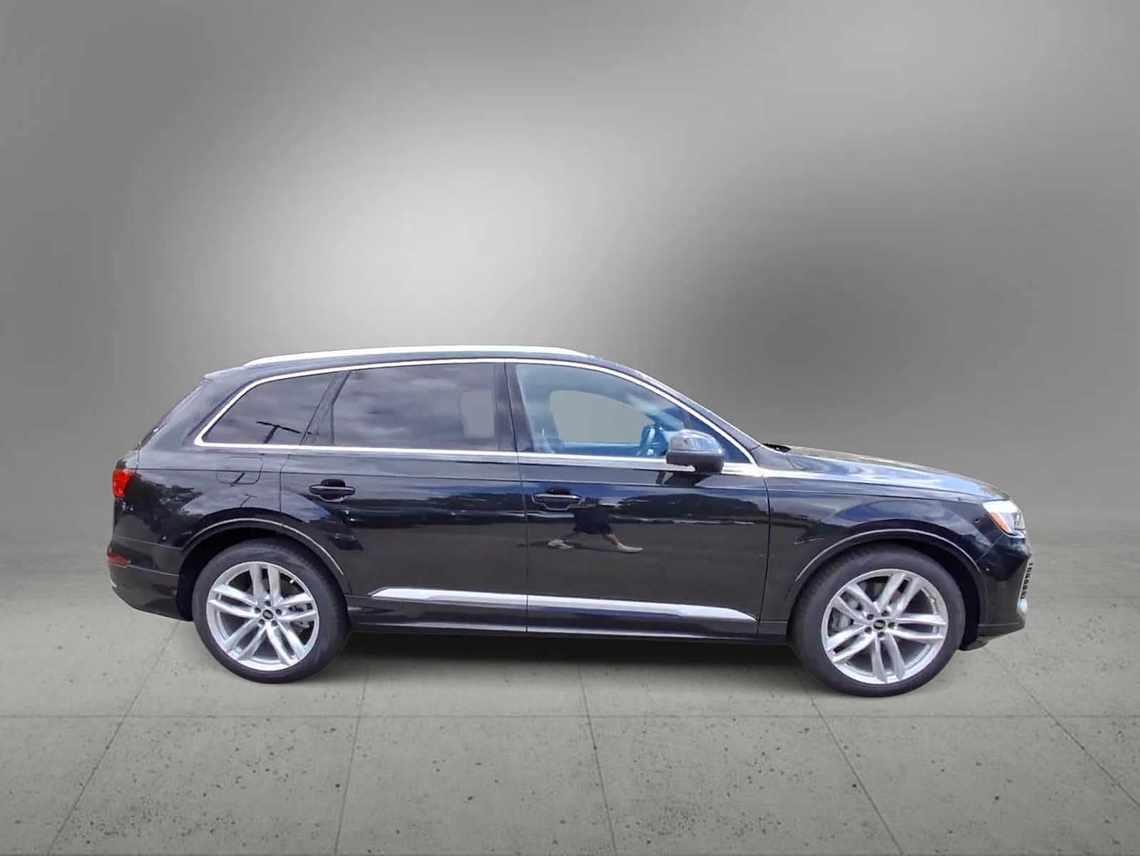 Thumbnail: 2025 Audi Q7 - 9