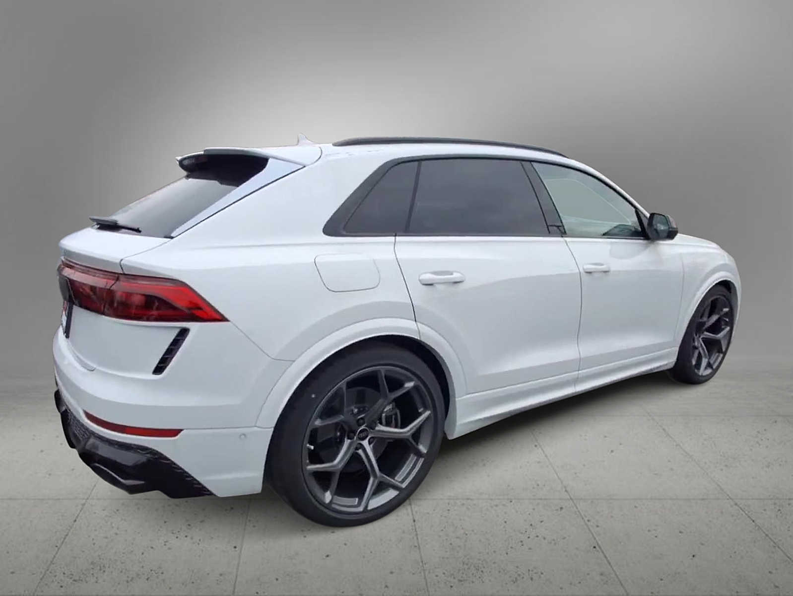 Thumbnail: 2026 Audi RS Q8 - 8