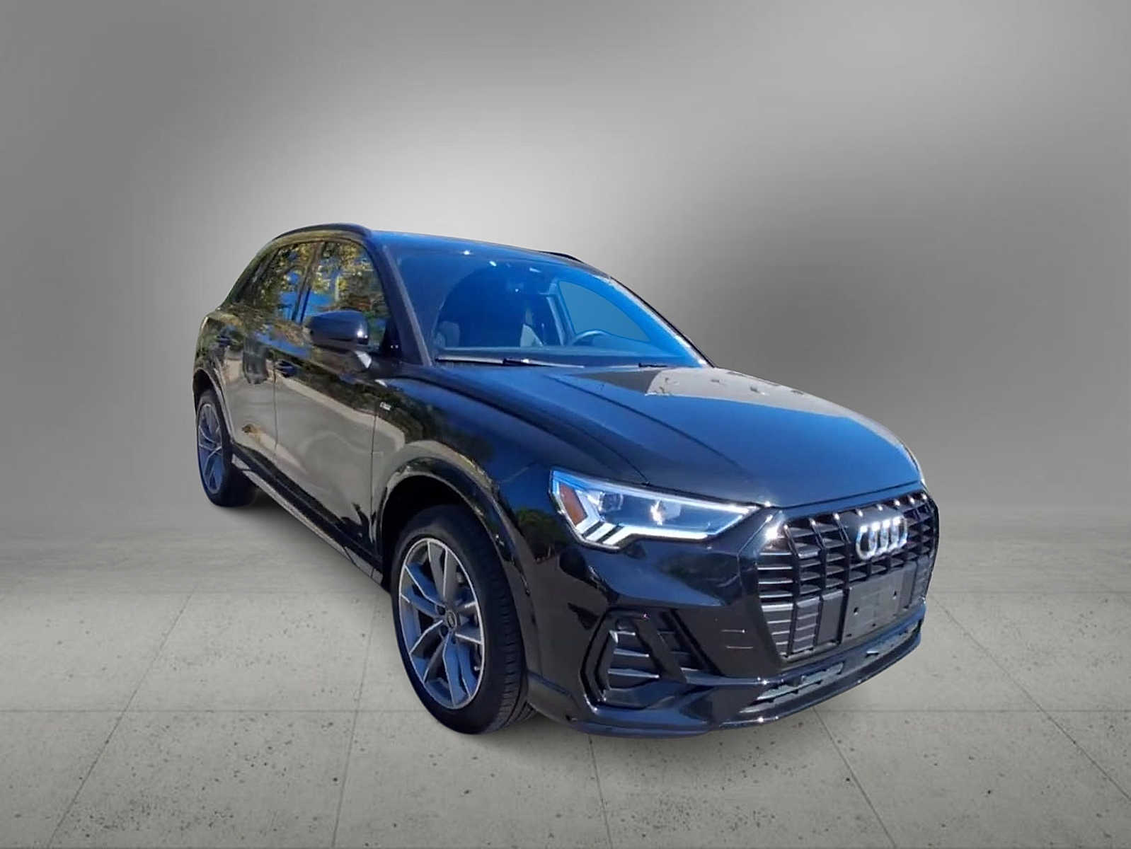 2025 Audi Q3 S line Premium photo 2