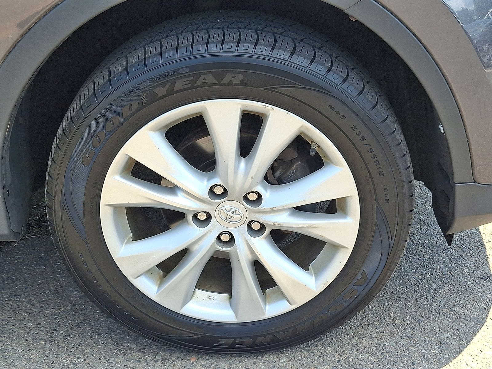 Thumbnail: 2013 Toyota RAV4 - 25
