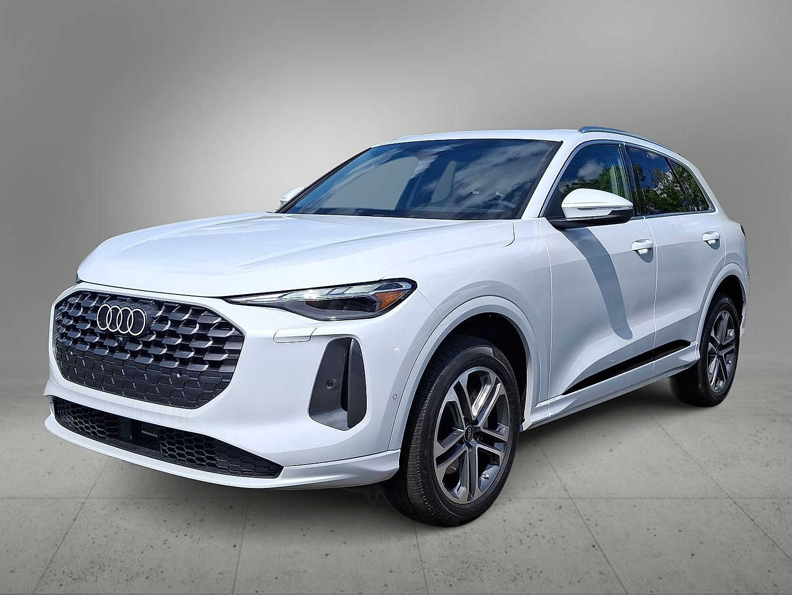 Thumbnail: 2025 Audi Q5 - 1